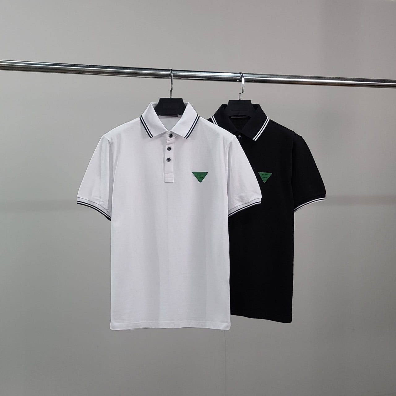 보테가베네타 삼각패치 라인 PK 반팔 카라티 2color