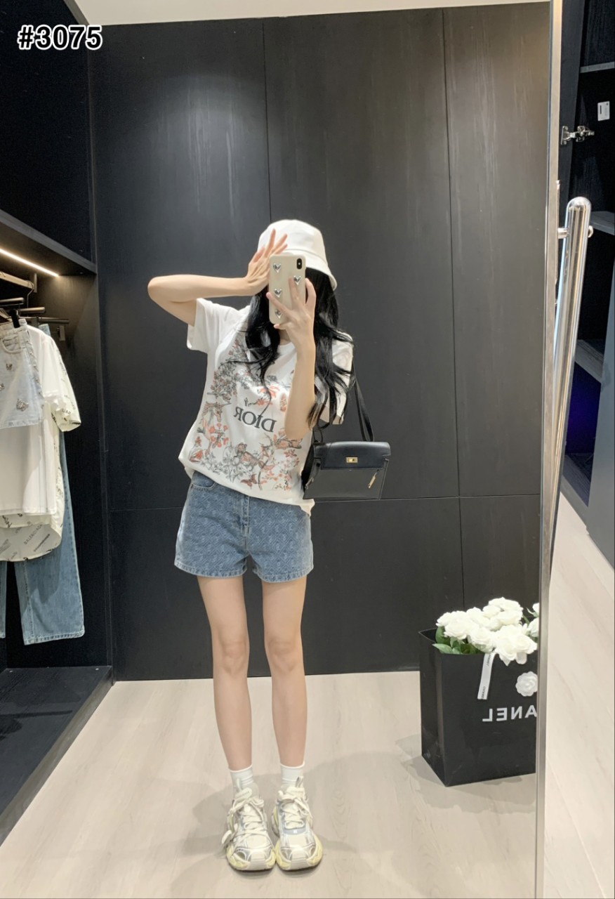 디올 플라워 로고 자수 티셔츠