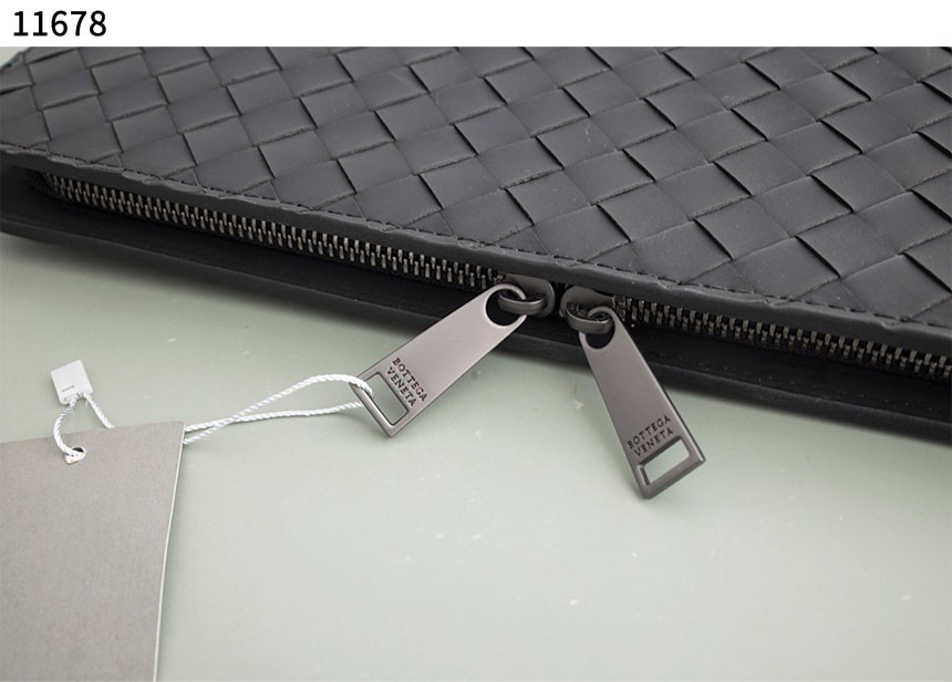 [단순반품ok] 보테가베네타 남성 인트레치아토 클러치백