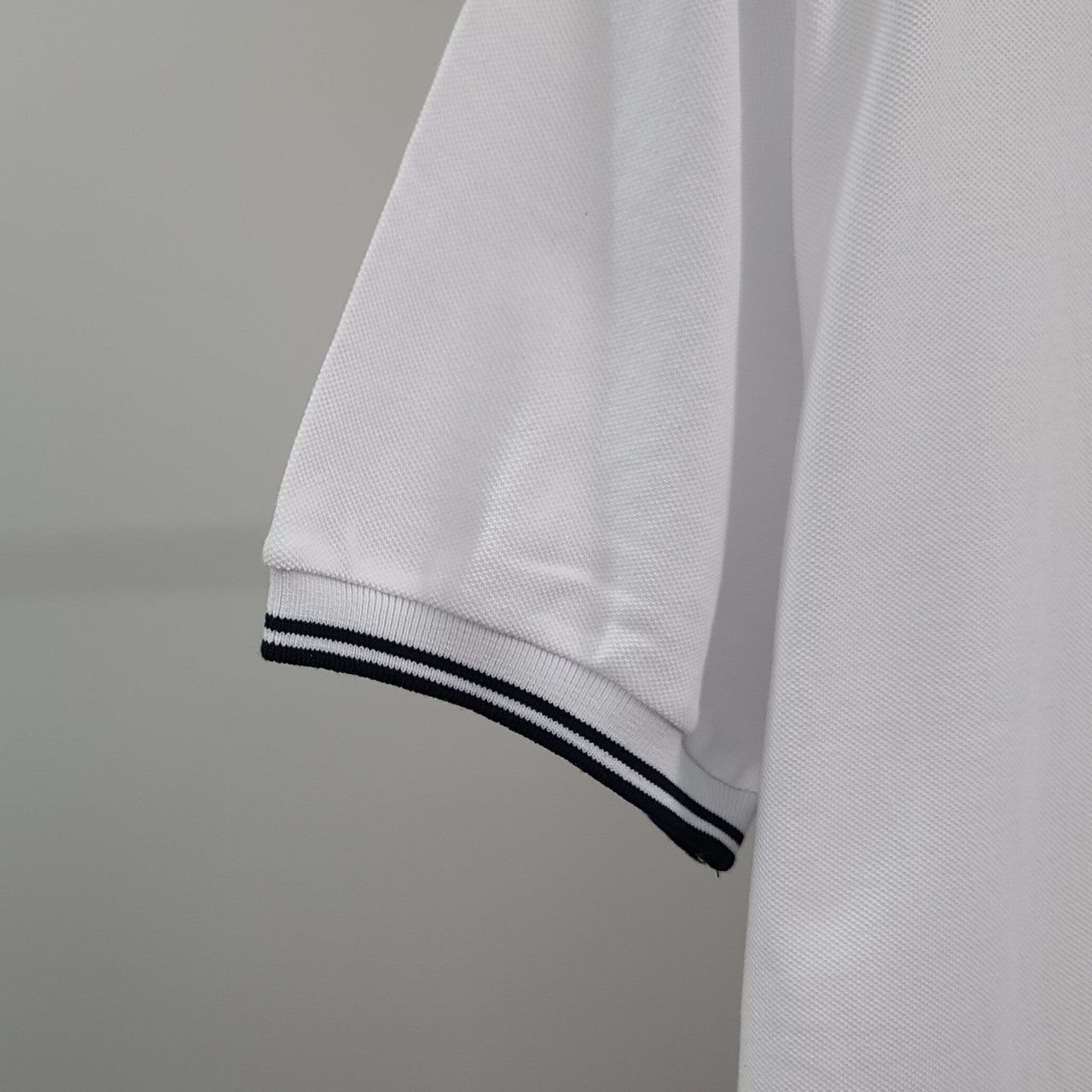 보테가베네타 삼각패치 라인 PK 반팔 카라티 2color