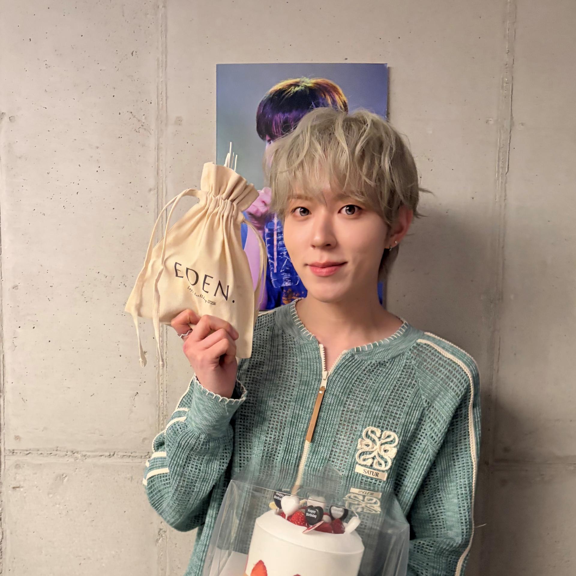 나인아이 이든님 생일카페