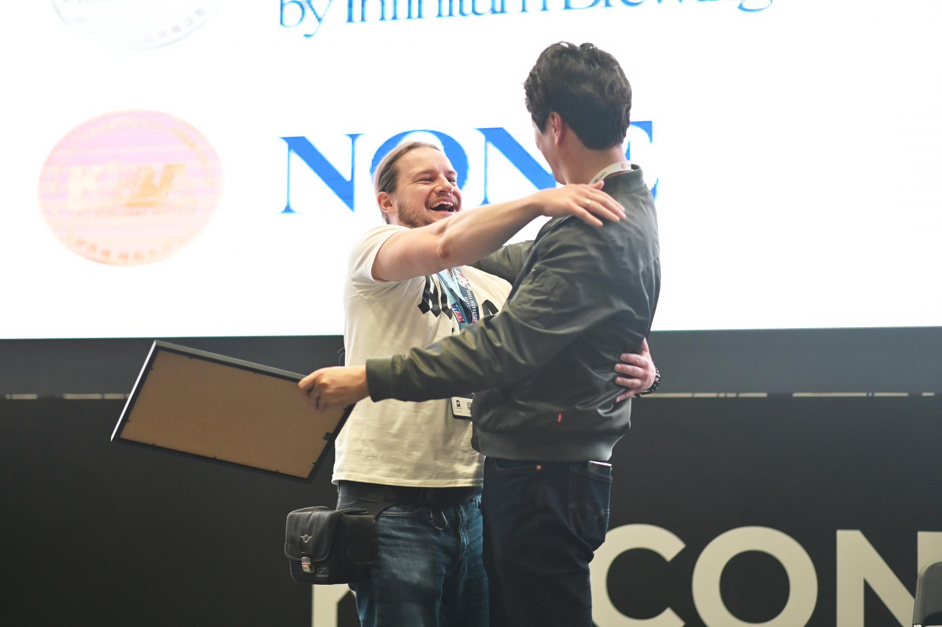 4147eecd7dd7a.jpg