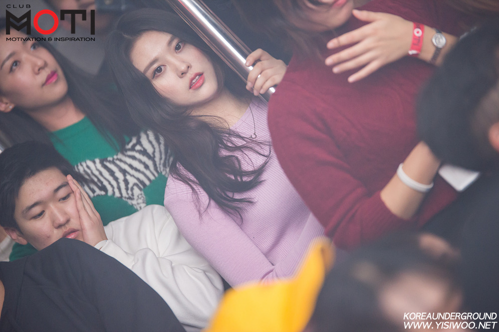 f2100a7be570a.jpg