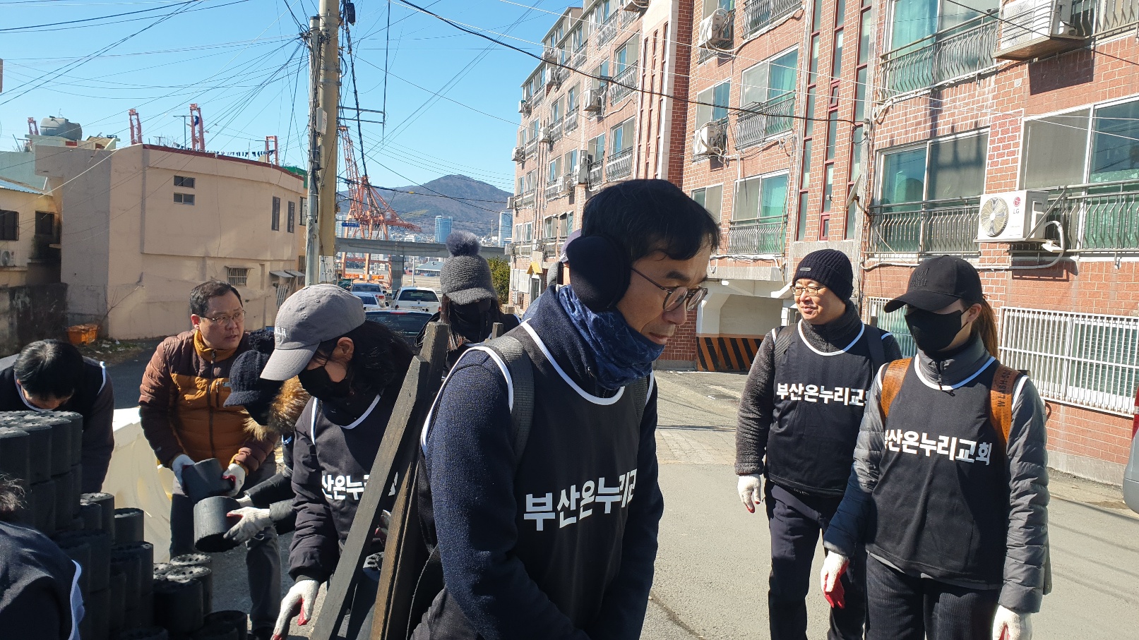 417291635e964.jpeg