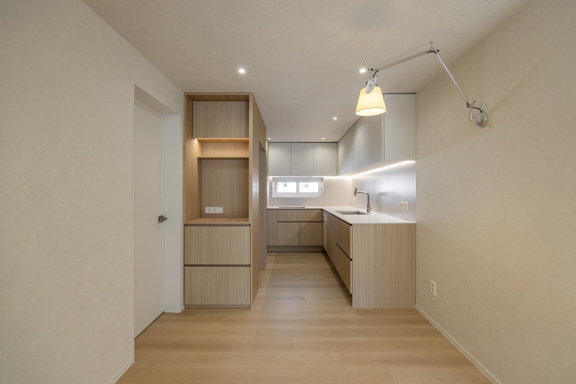 d98726c1a7e30.jpg