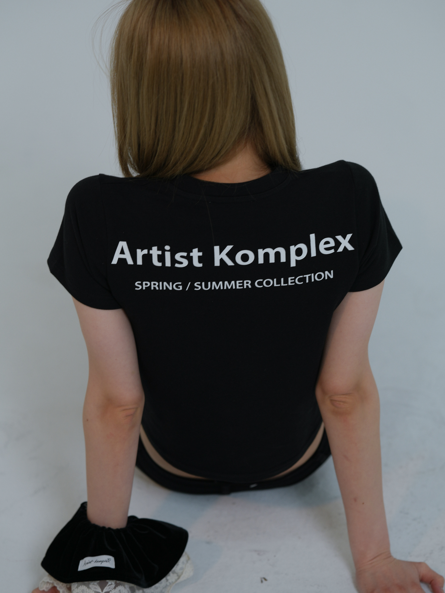ARTIST SLIM FIT LOGO T-SHIRT (BLACK)