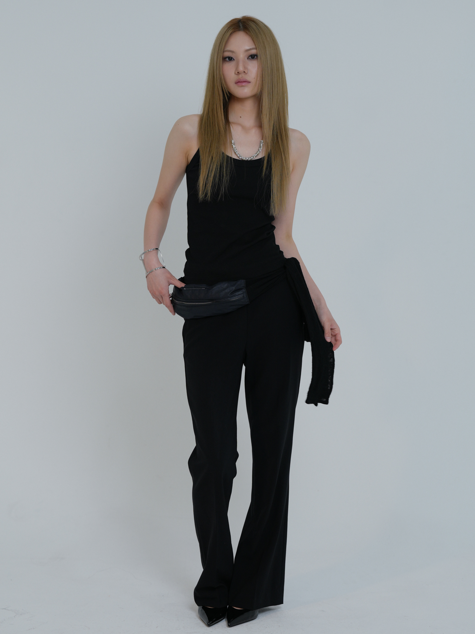 ARTIST RIBBED SQUARE NECK SLEEVELESS (BLACK)