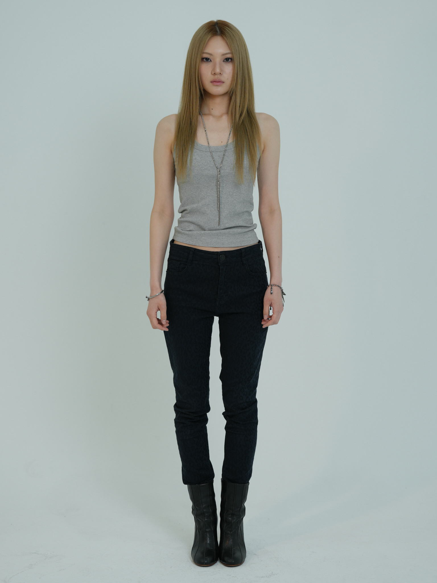 ARTIST RIBBED SQUARE NECK SLEEVELESS (GREY)
