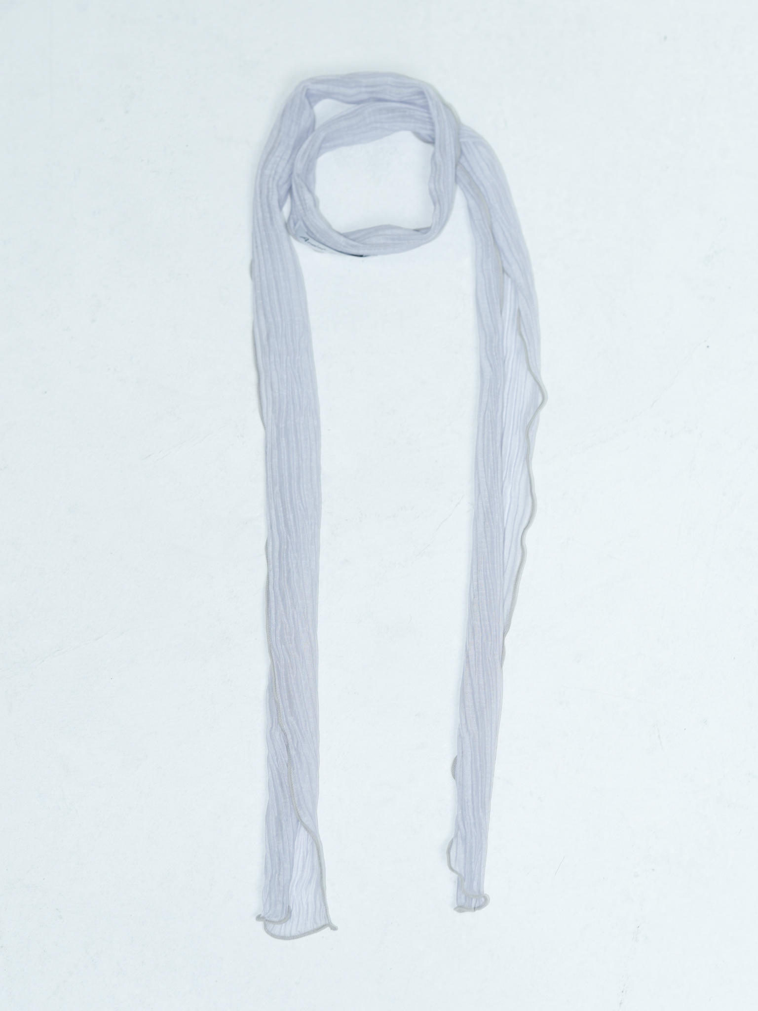 ARTIST SLIM PLEATS LONG SCARF (GREY)