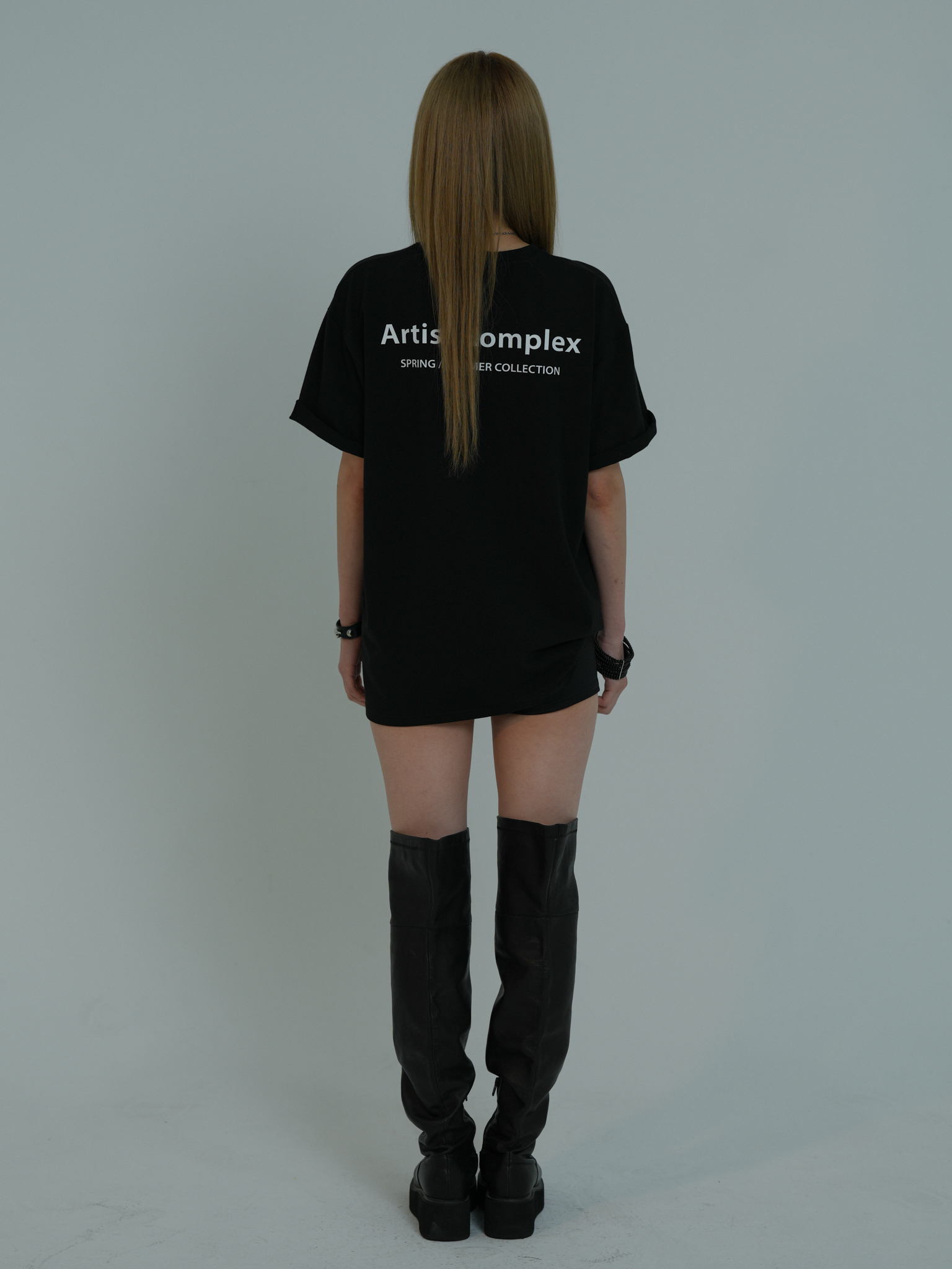 ARTIST OVERSIZED LOGO T-SHIRT (BLACK)