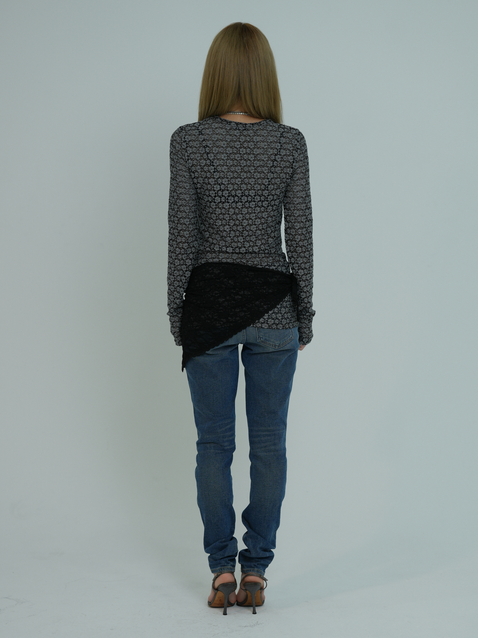 ARTIST FLORAL LACE LONG SLEEVE (GREY)