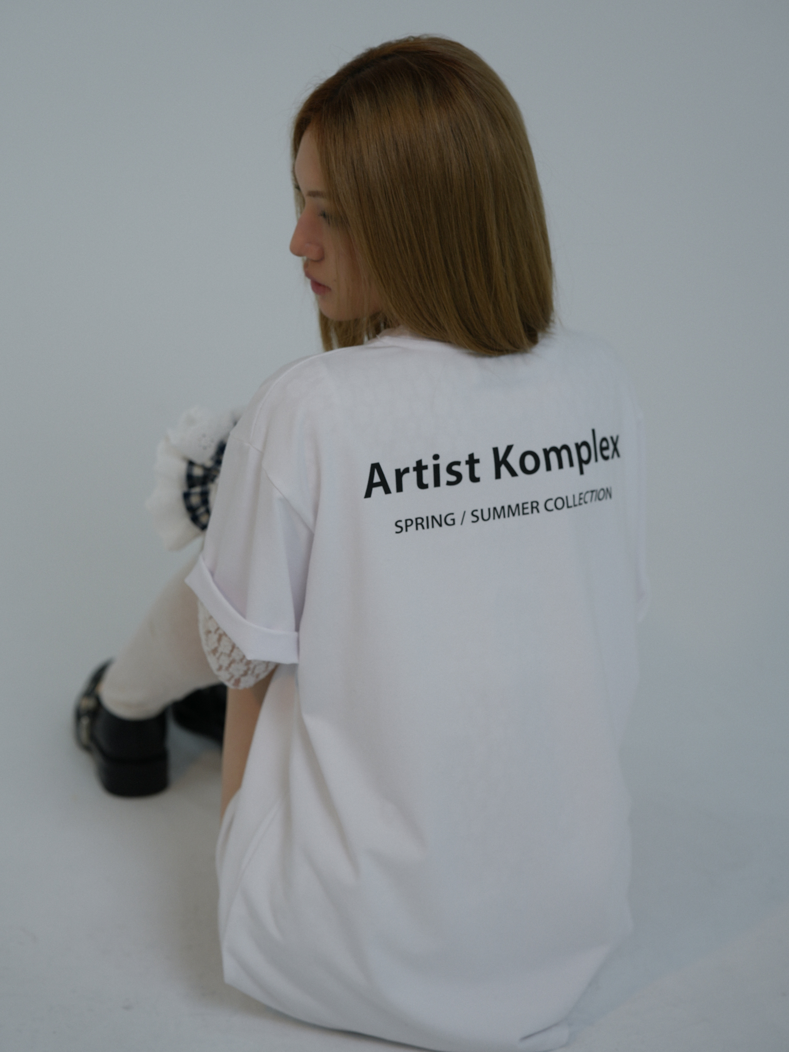 ARTIST OVERSIZED LOGO T-SHIRT (WHITE)