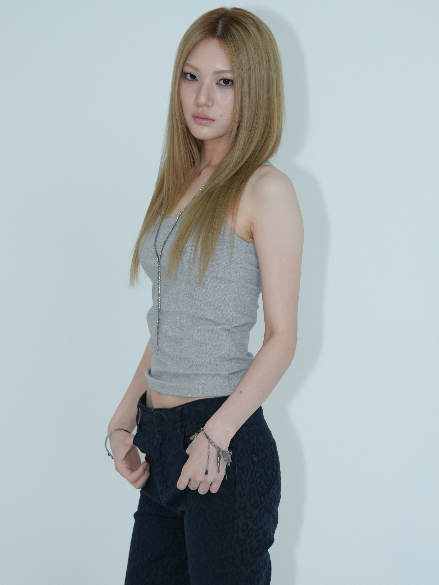 ARTIST RIBBED SQUARE NECK SLEEVELESS (GREY)