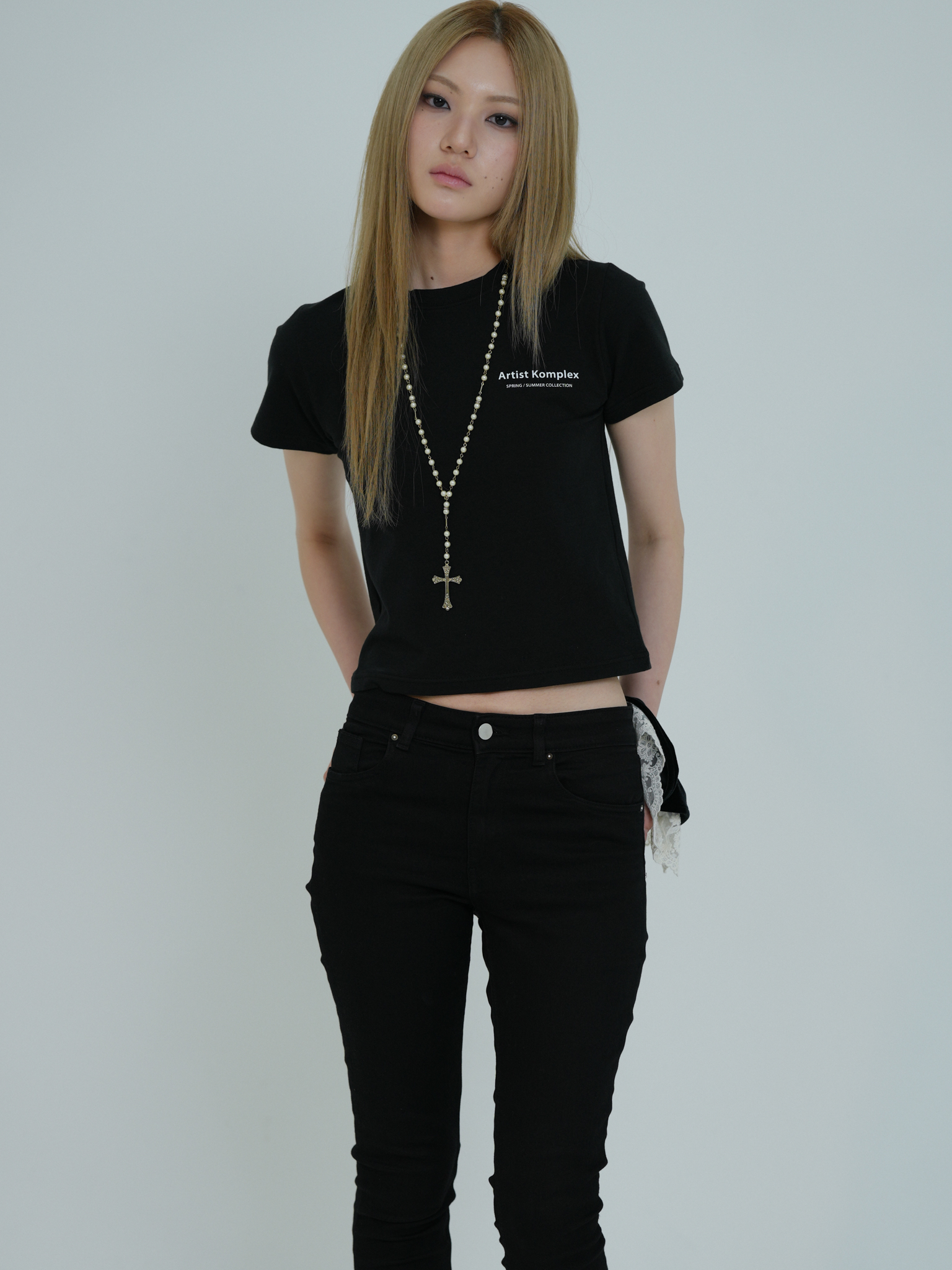 ARTIST SLIM FIT LOGO T-SHIRT (BLACK)