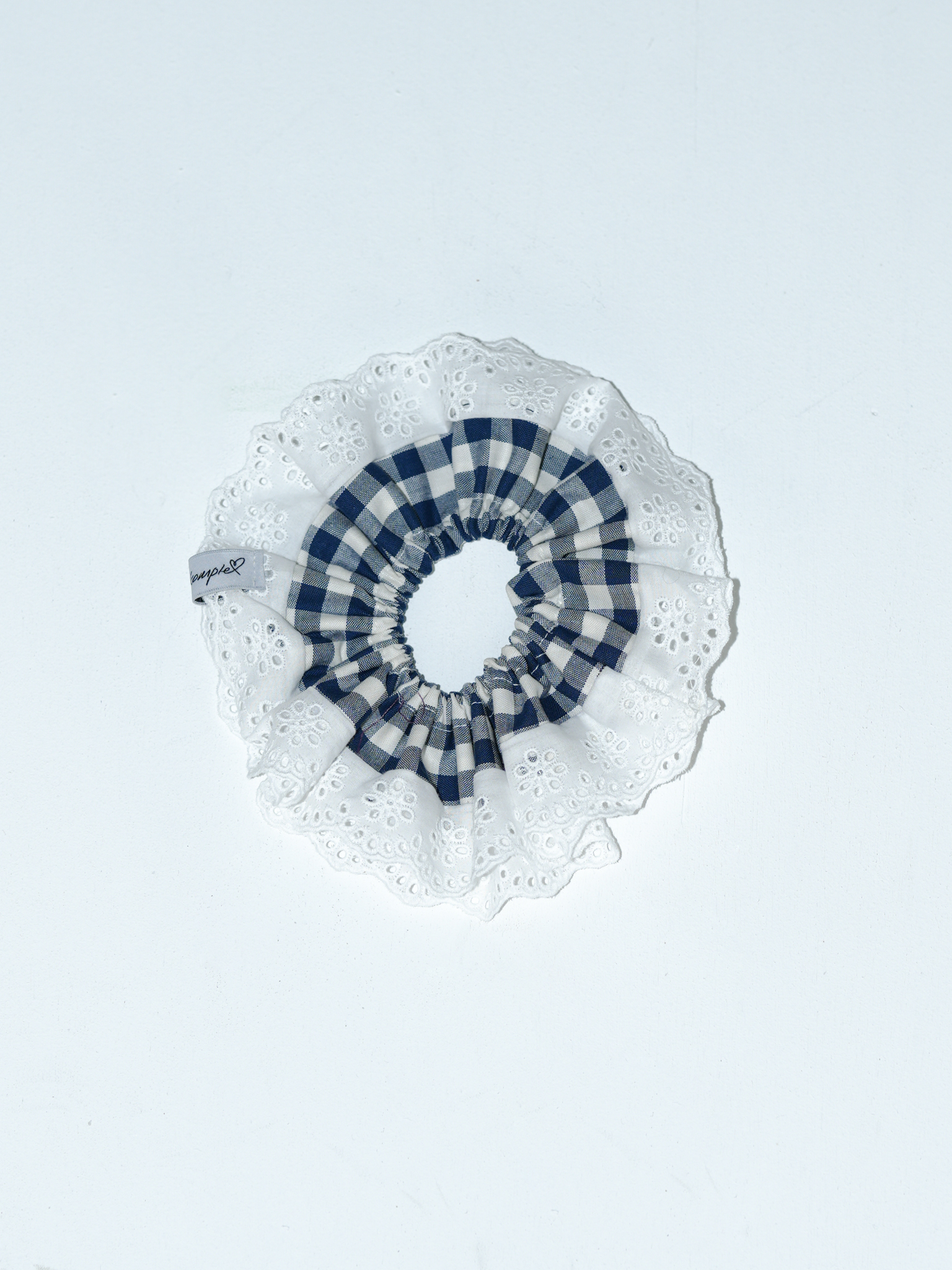 ARTIST CHECK EYELET SCRUNCHIE (NAVY)