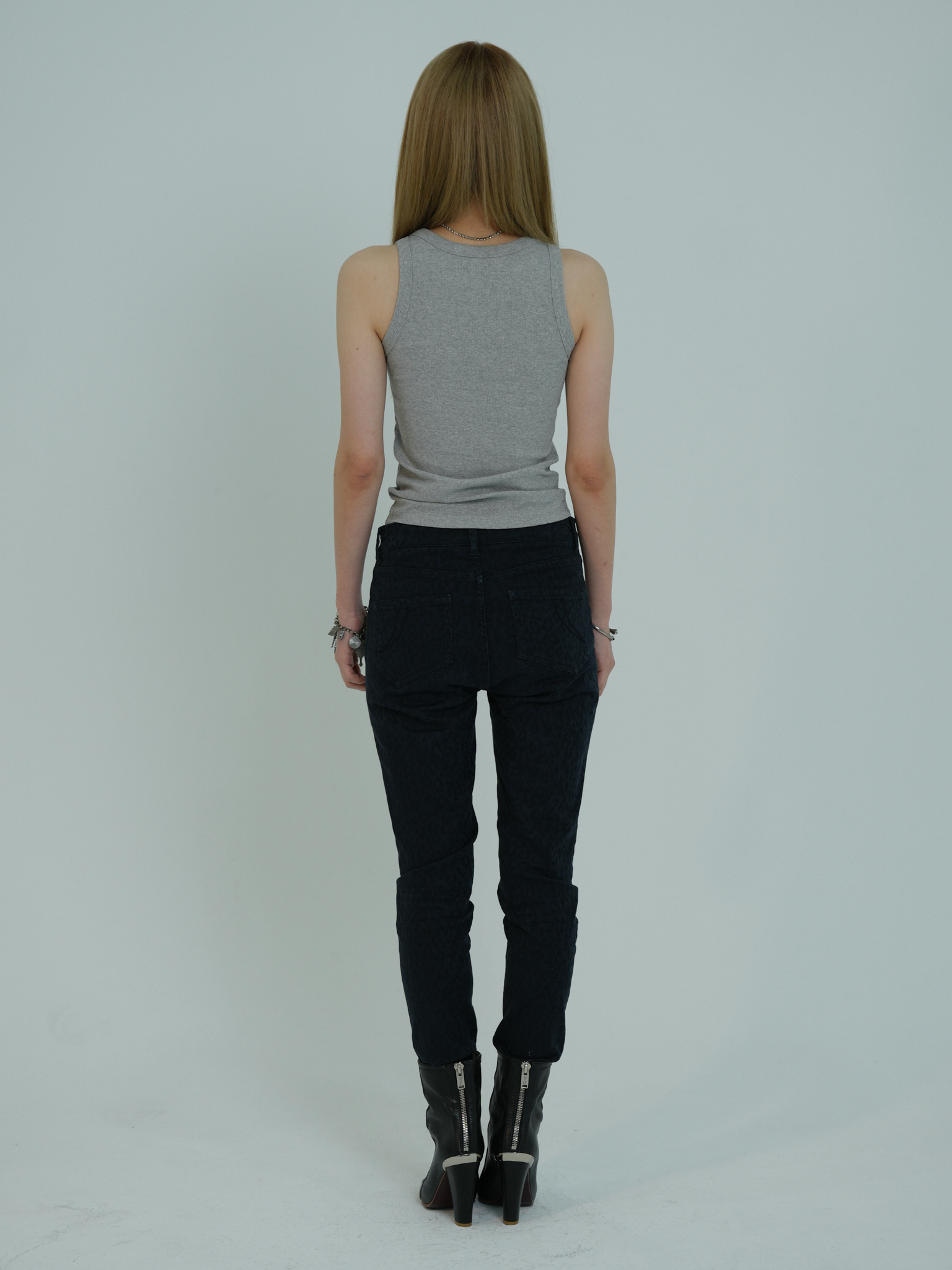 ARTIST RIBBED SQUARE NECK SLEEVELESS (GREY)