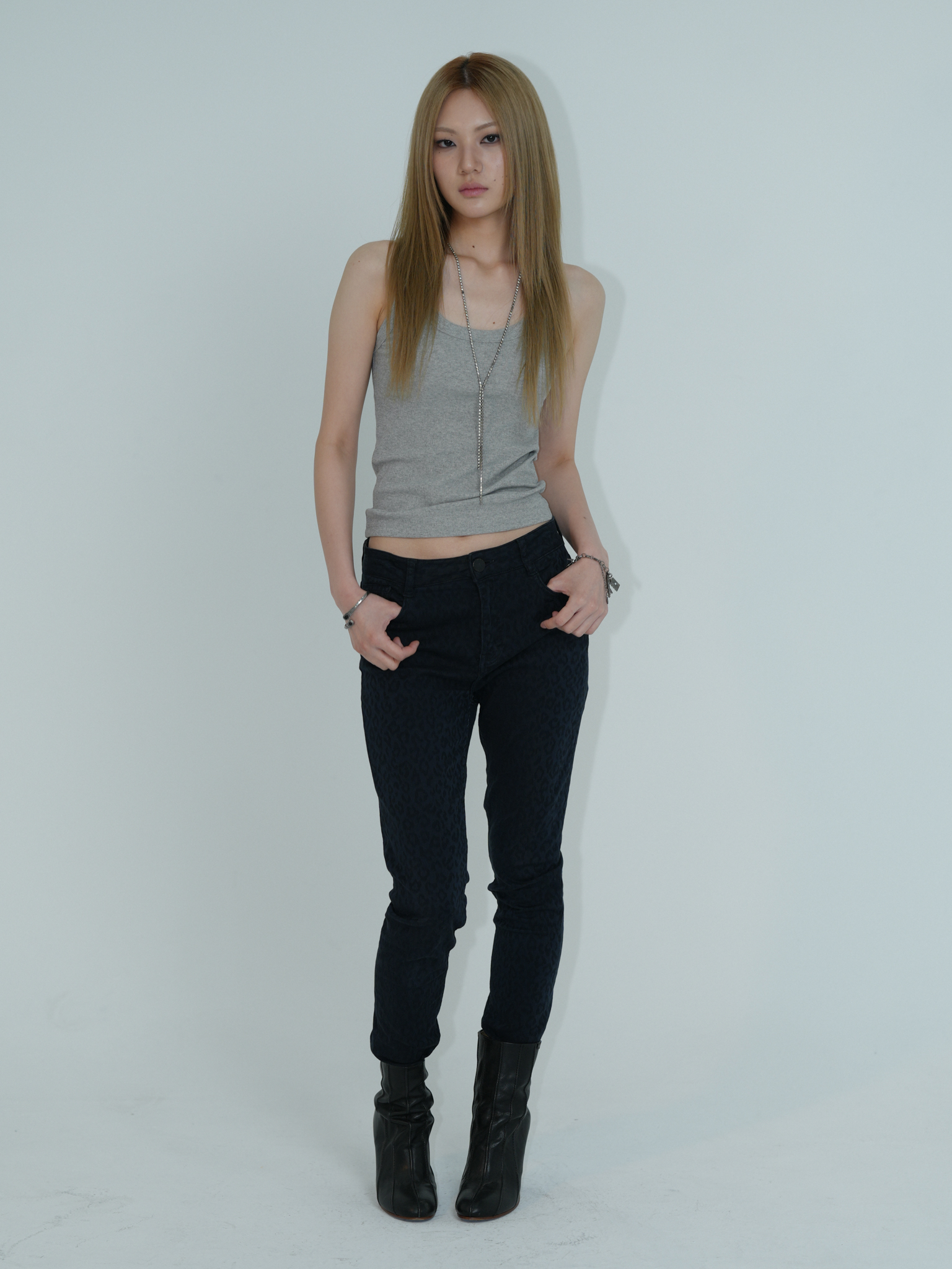 ARTIST RIBBED SQUARE NECK SLEEVELESS (GREY)