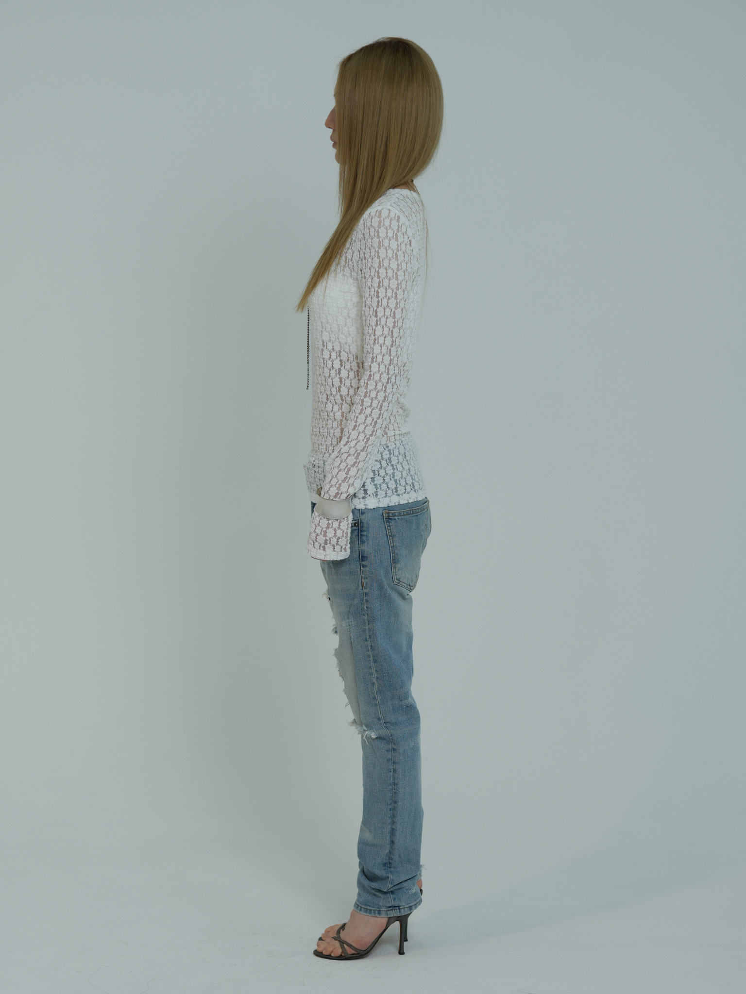 ARTIST FLORAL LACE LONG SLEEVE (WHITE)