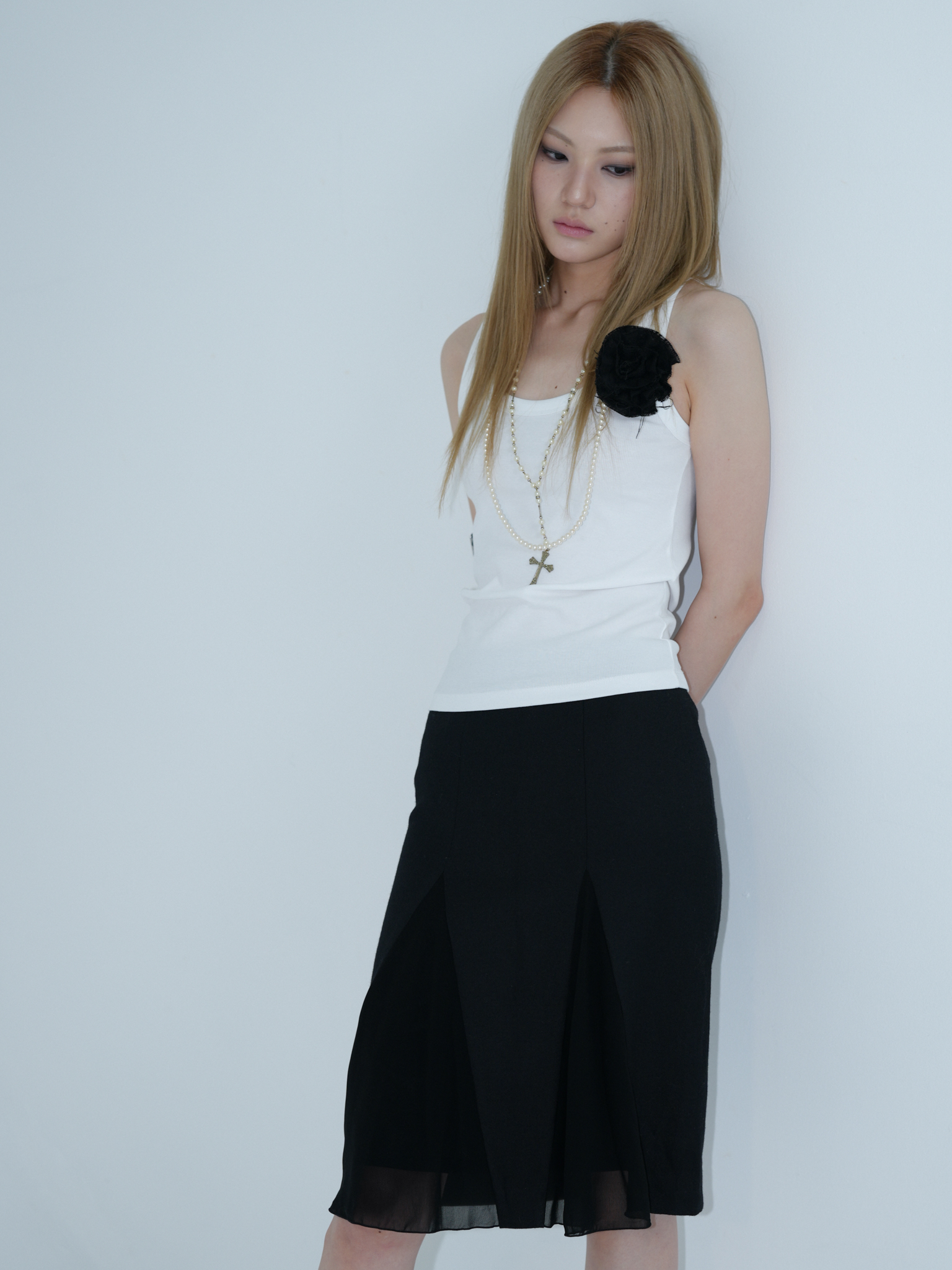 ARTIST RIBBED SQUARE NECK SLEEVELESS (WHITE)