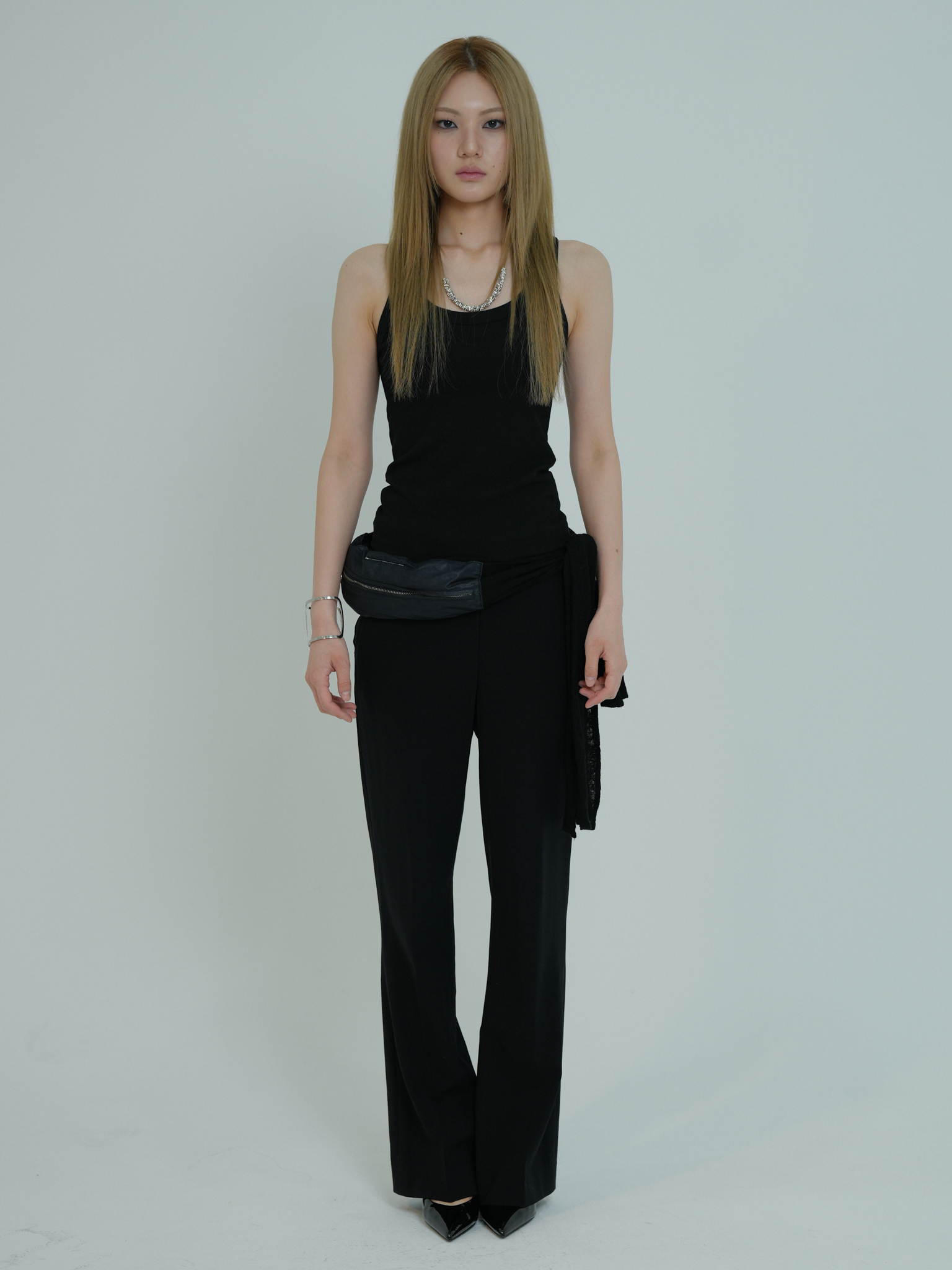 ARTIST RIBBED SQUARE NECK SLEEVELESS (BLACK)