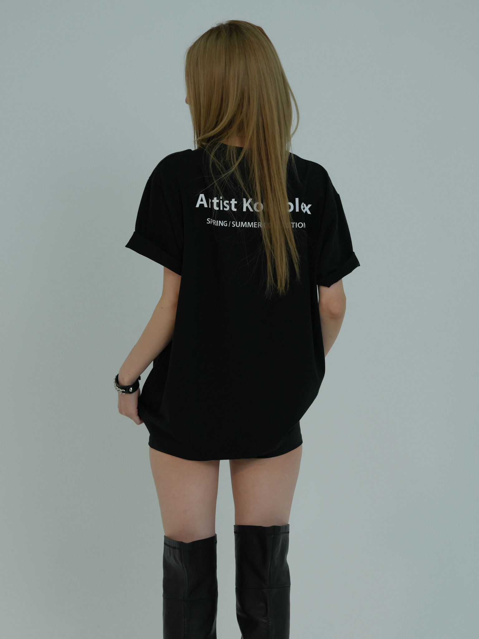 ARTIST OVERSIZED LOGO T-SHIRT (BLACK)
