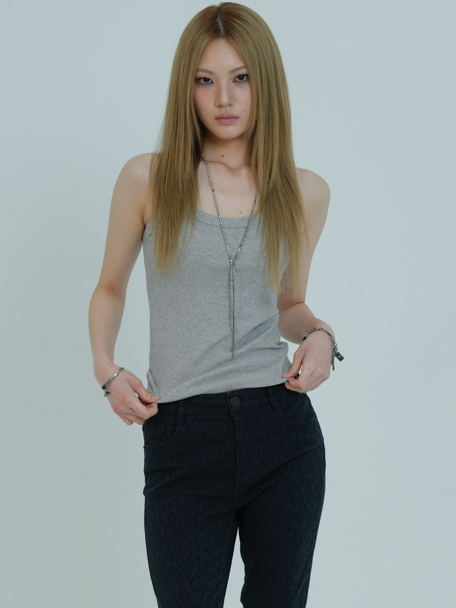 ARTIST RIBBED SQUARE NECK SLEEVELESS (GREY)
