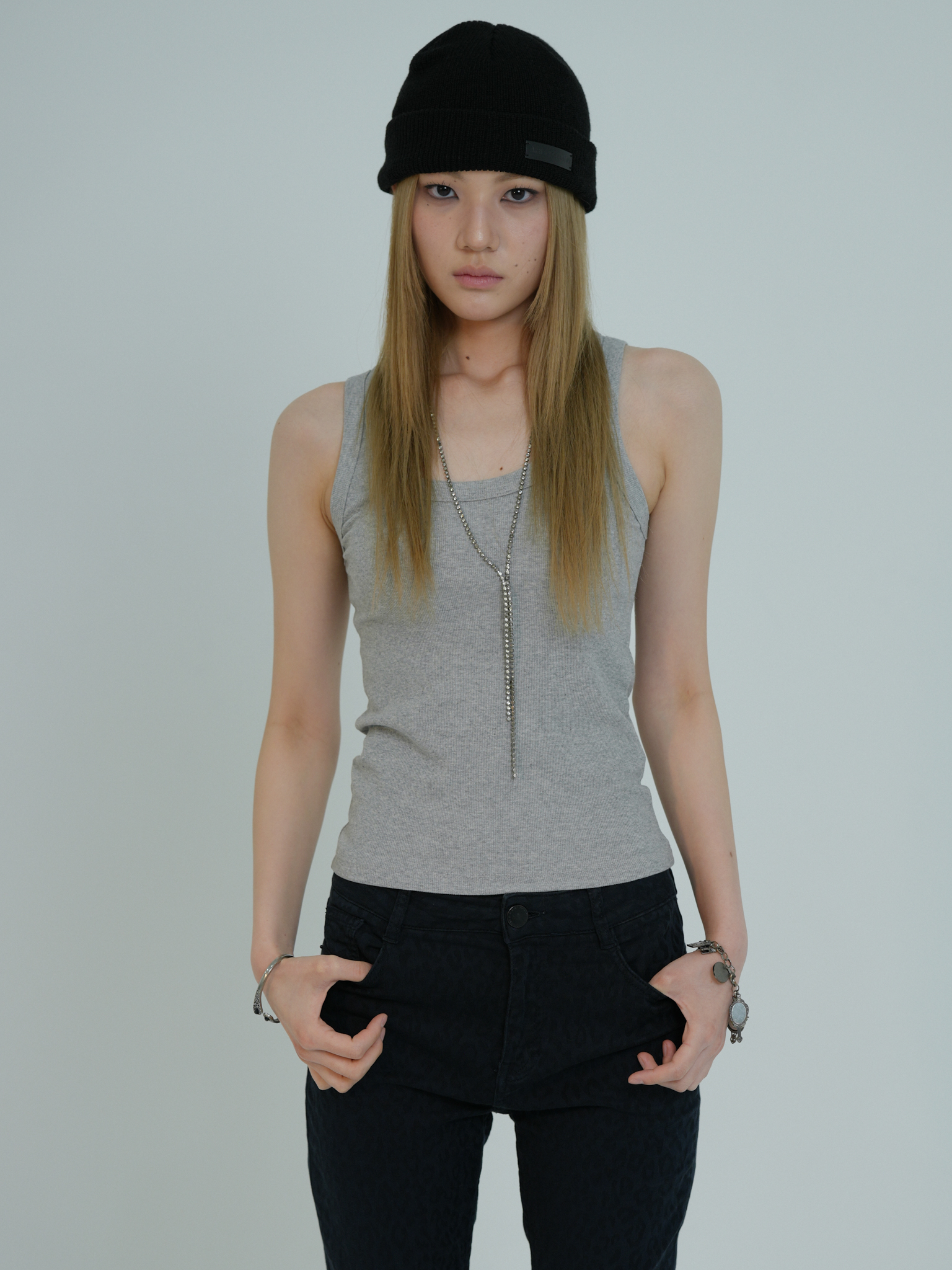 ARTIST RIBBED SQUARE NECK SLEEVELESS (GREY)