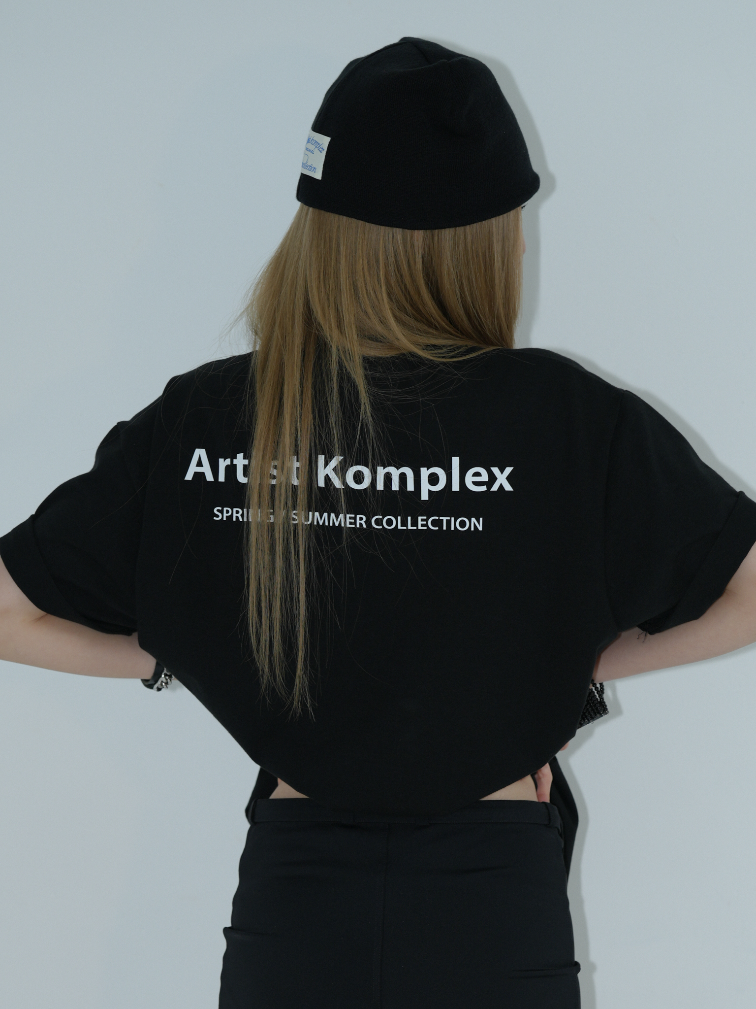 ARTIST OVERSIZED LOGO T-SHIRT (BLACK)