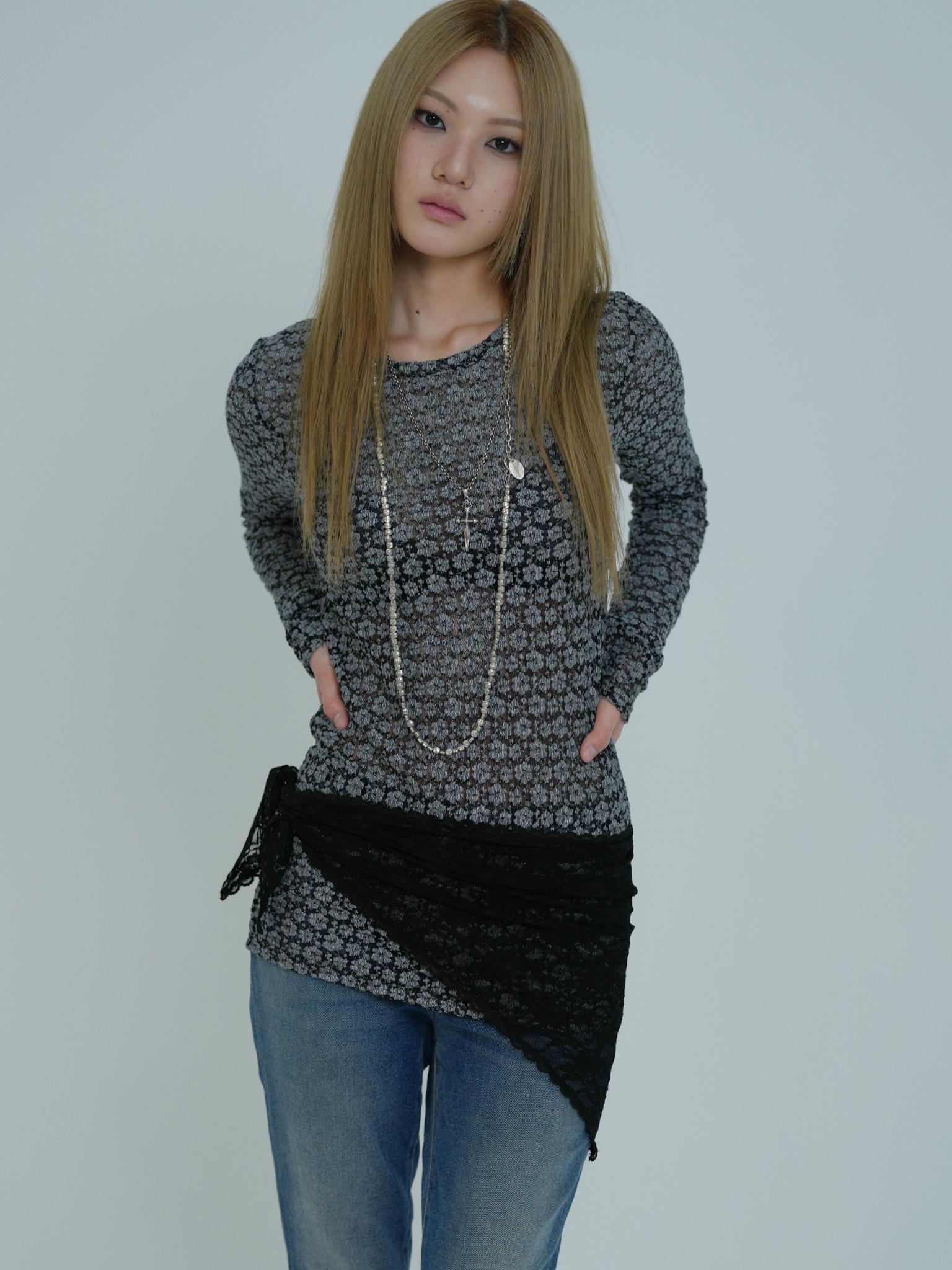 ARTIST FLORAL LACE LONG SLEEVE (GREY)