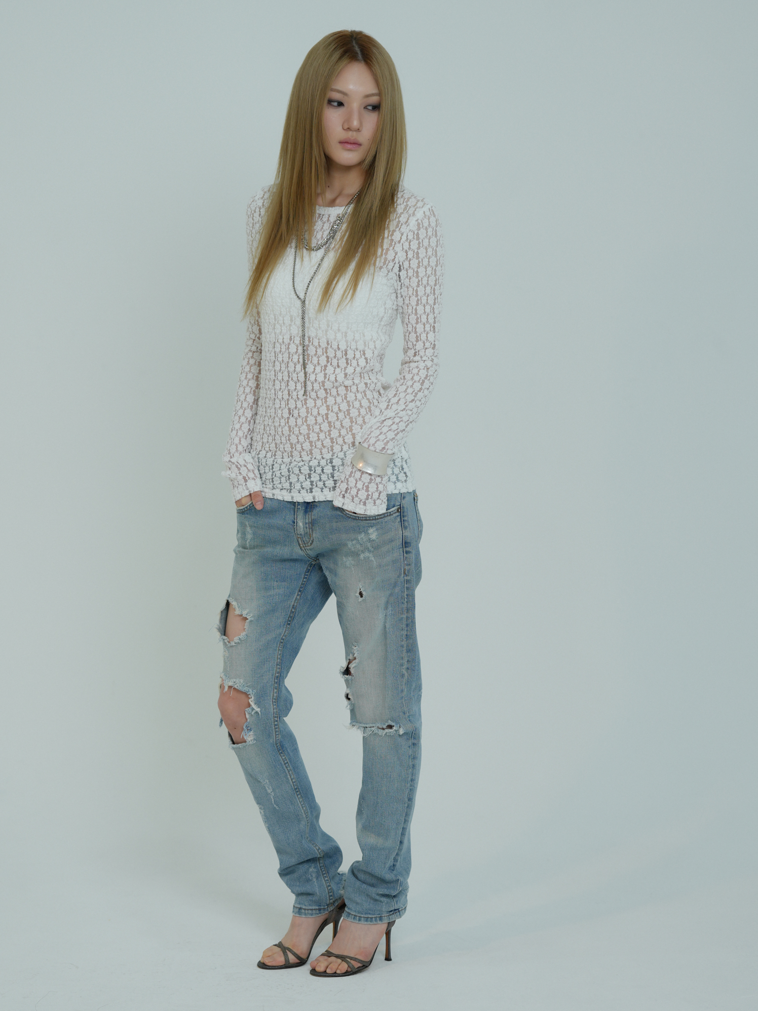 ARTIST FLORAL LACE LONG SLEEVE (WHITE)