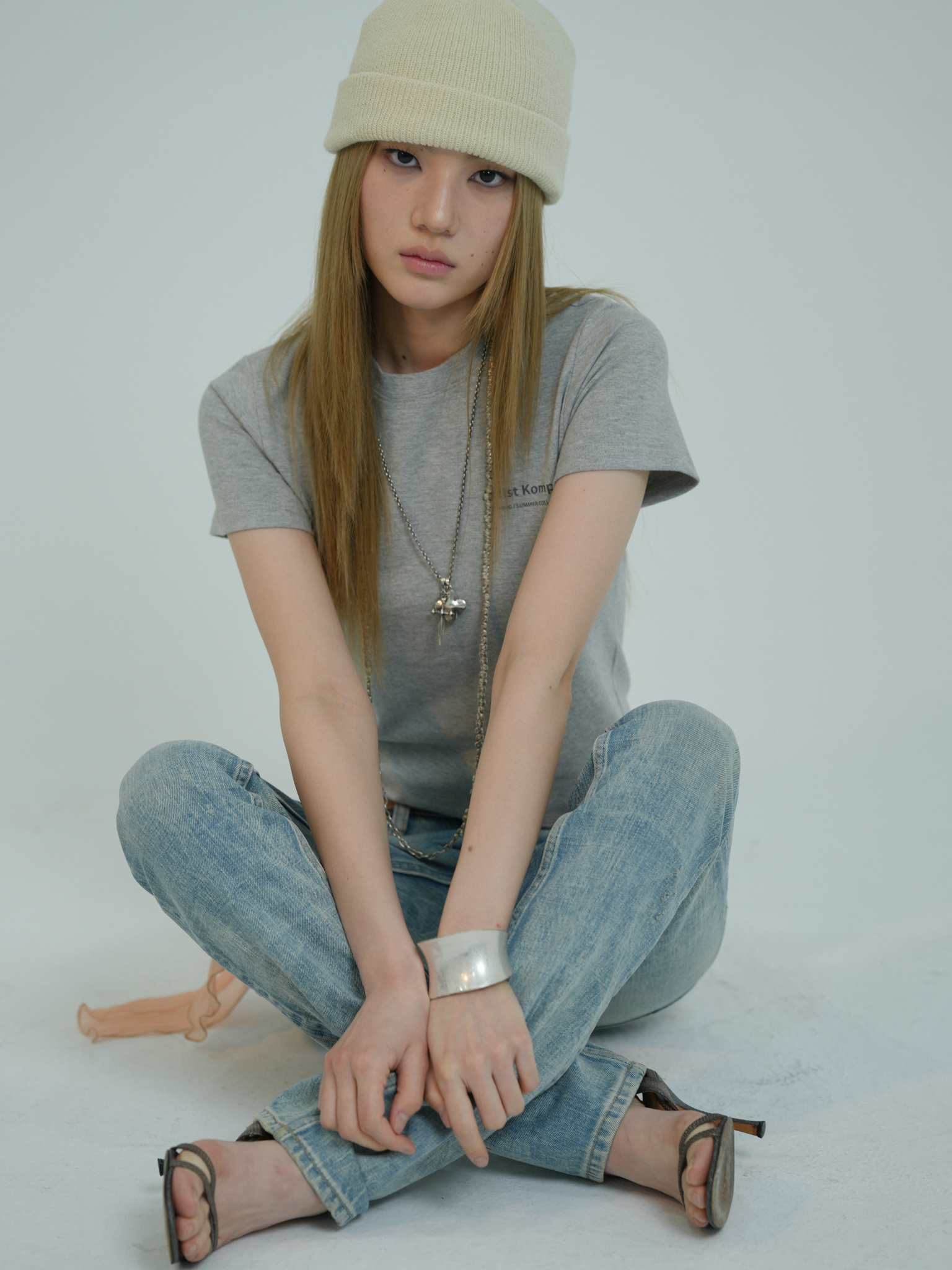 ARTIST SLIM FIT LOGO T-SHIRT (GREY)