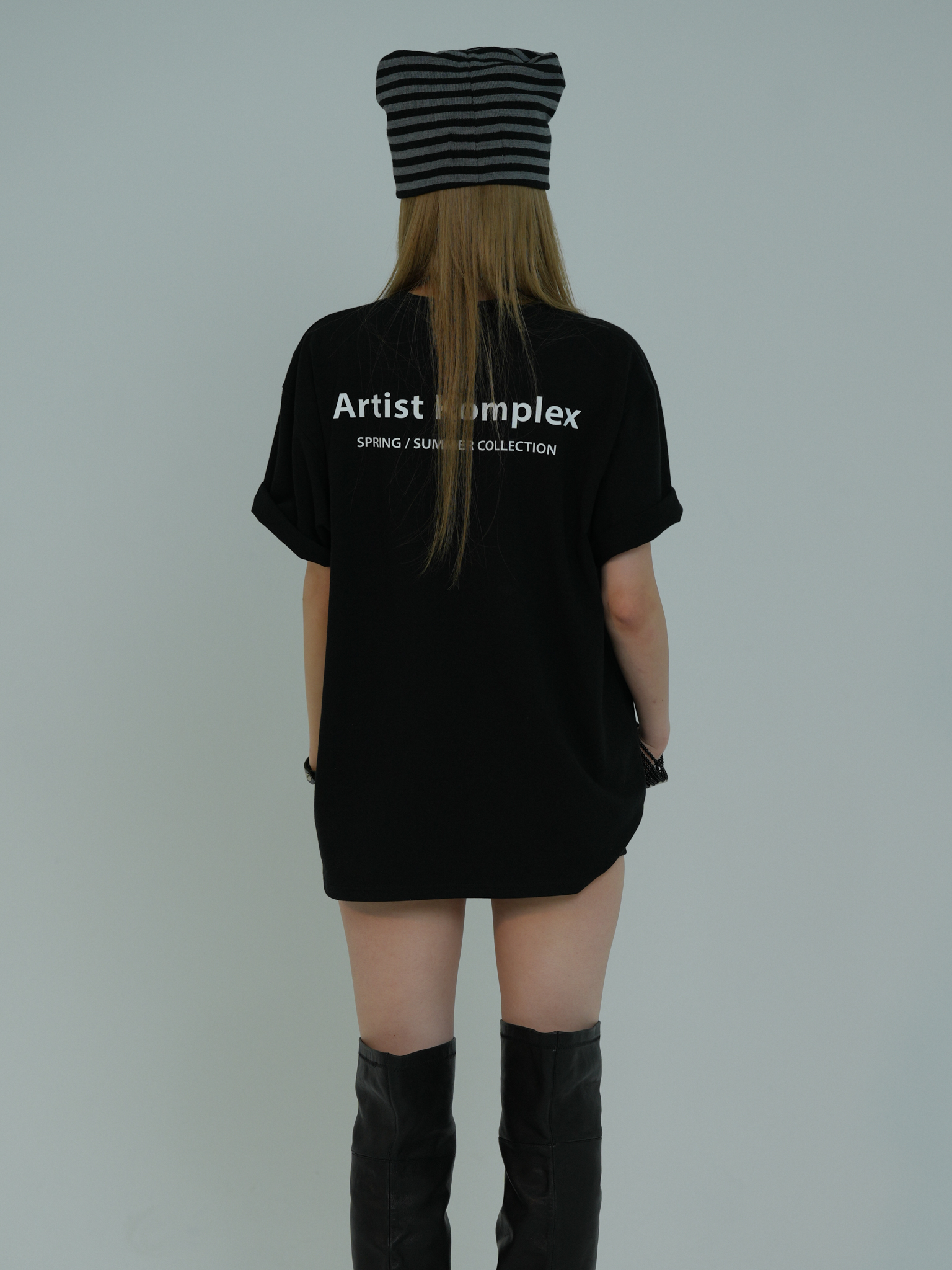 ARTIST OVERSIZED LOGO T-SHIRT (BLACK)