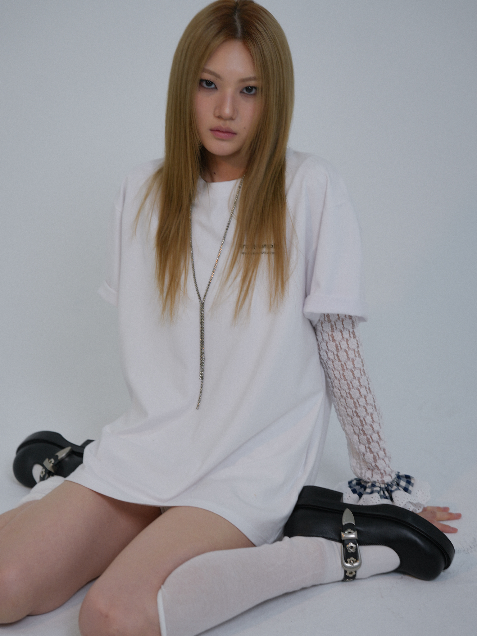 ARTIST OVERSIZED LOGO T-SHIRT (WHITE)