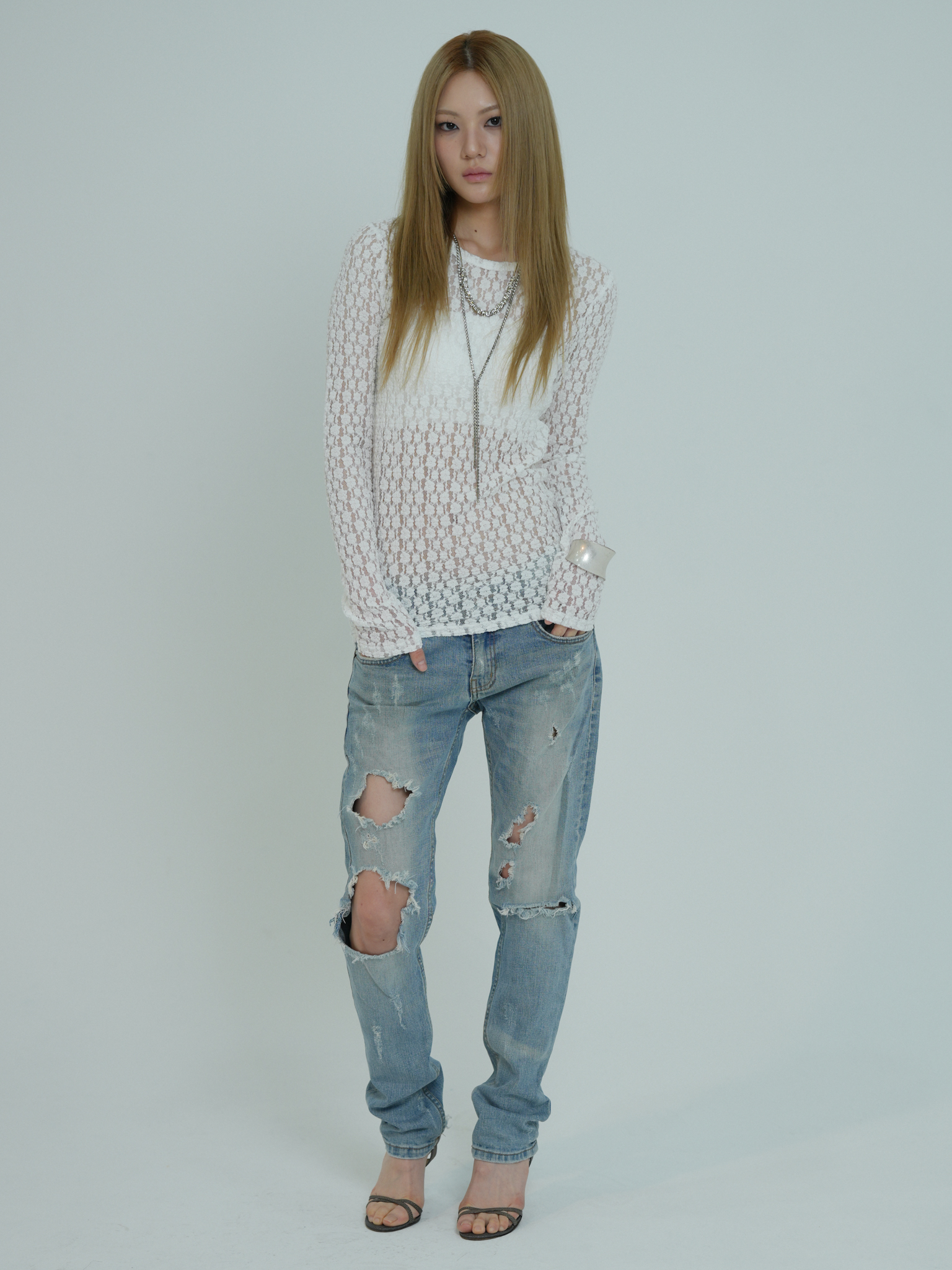 ARTIST FLORAL LACE LONG SLEEVE (WHITE)