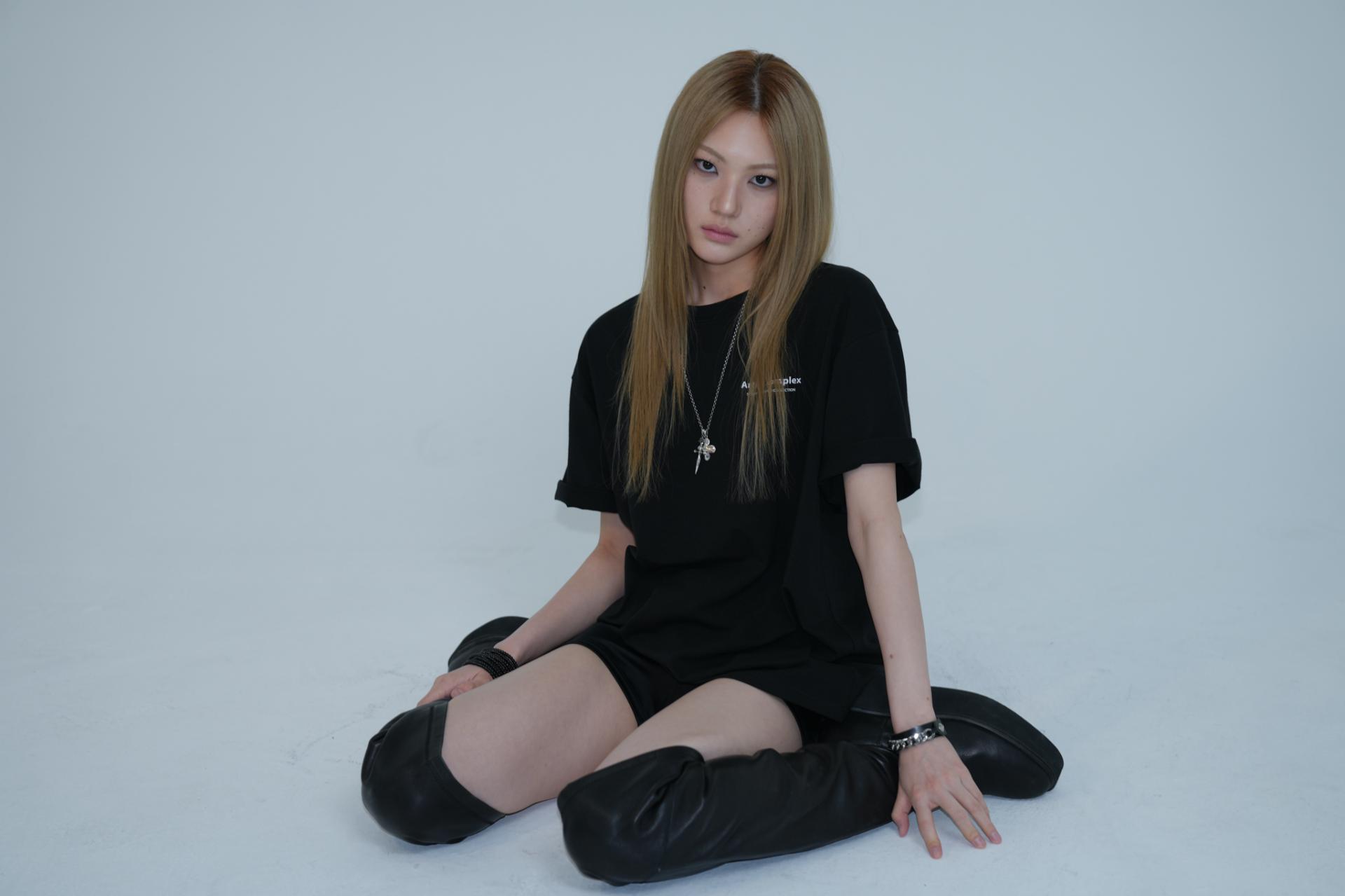 ARTIST OVERSIZED LOGO T-SHIRT (BLACK)
