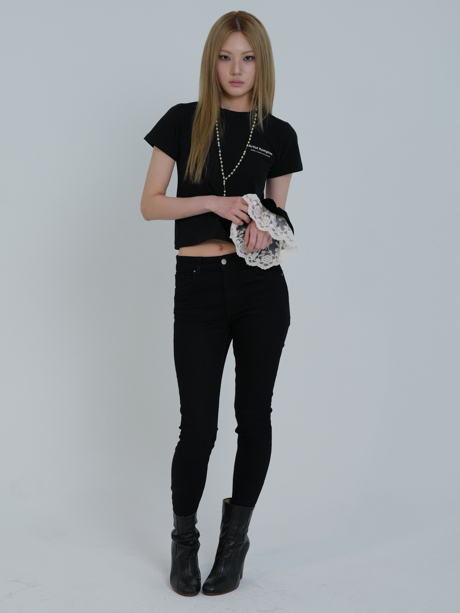 ARTIST VELVET LACE SCRUNCHIE (BLACK)