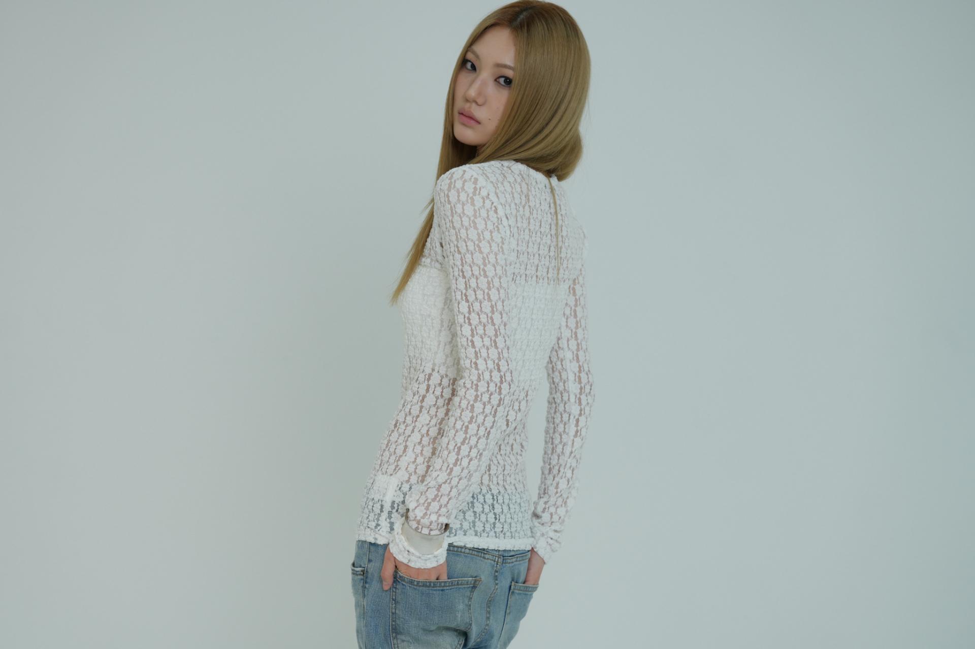 ARTIST FLORAL LACE LONG SLEEVE (WHITE)
