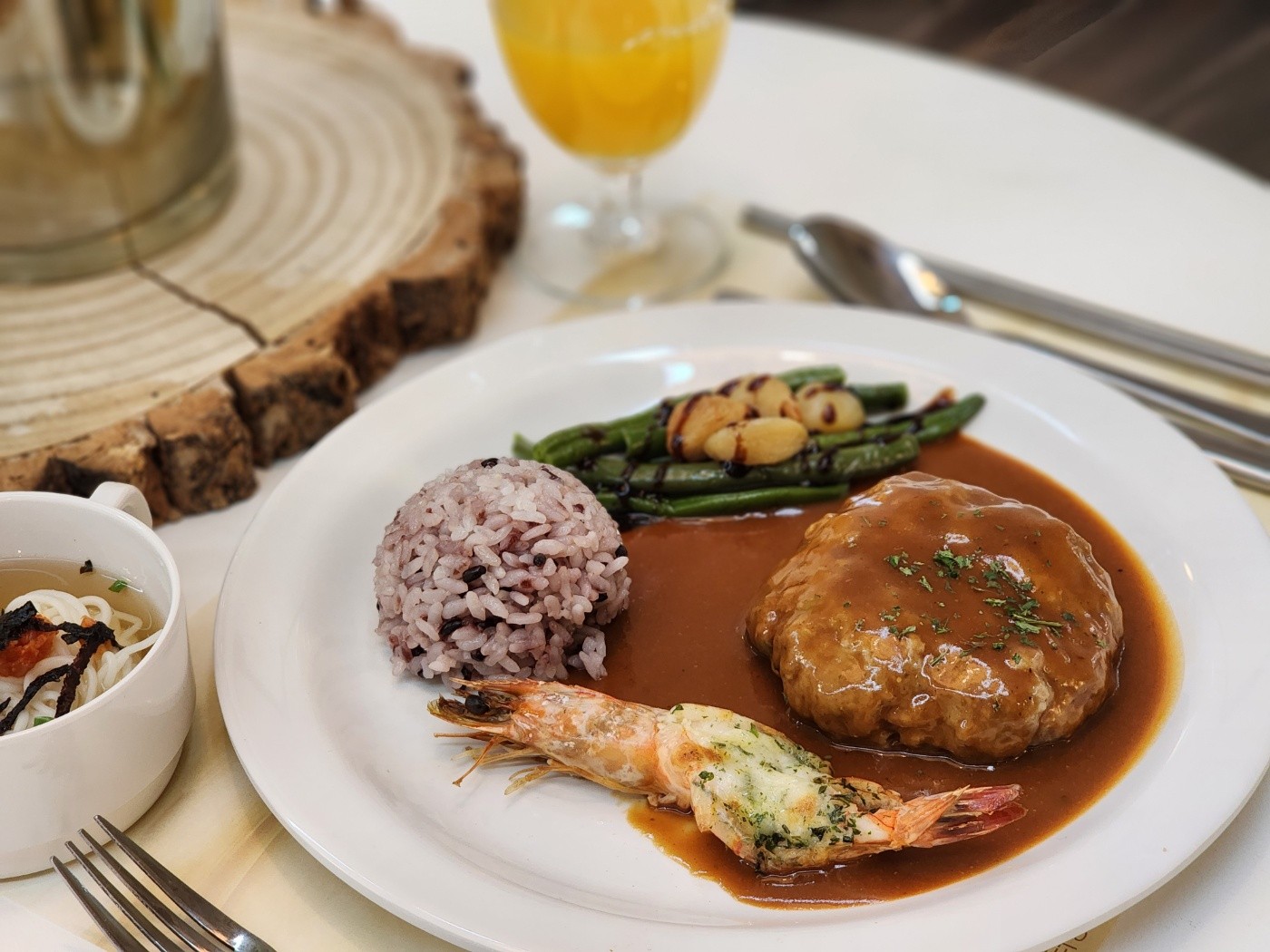6642168c1b410.jpg