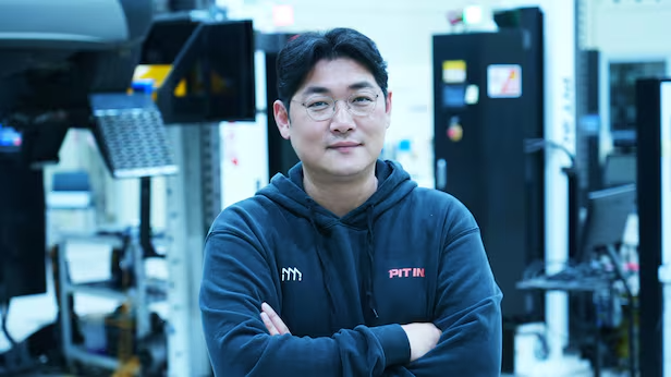 전기차 배터리 ‘교체’ 전용 스테이션 만든 피트인 김세권 대표. /더비비드