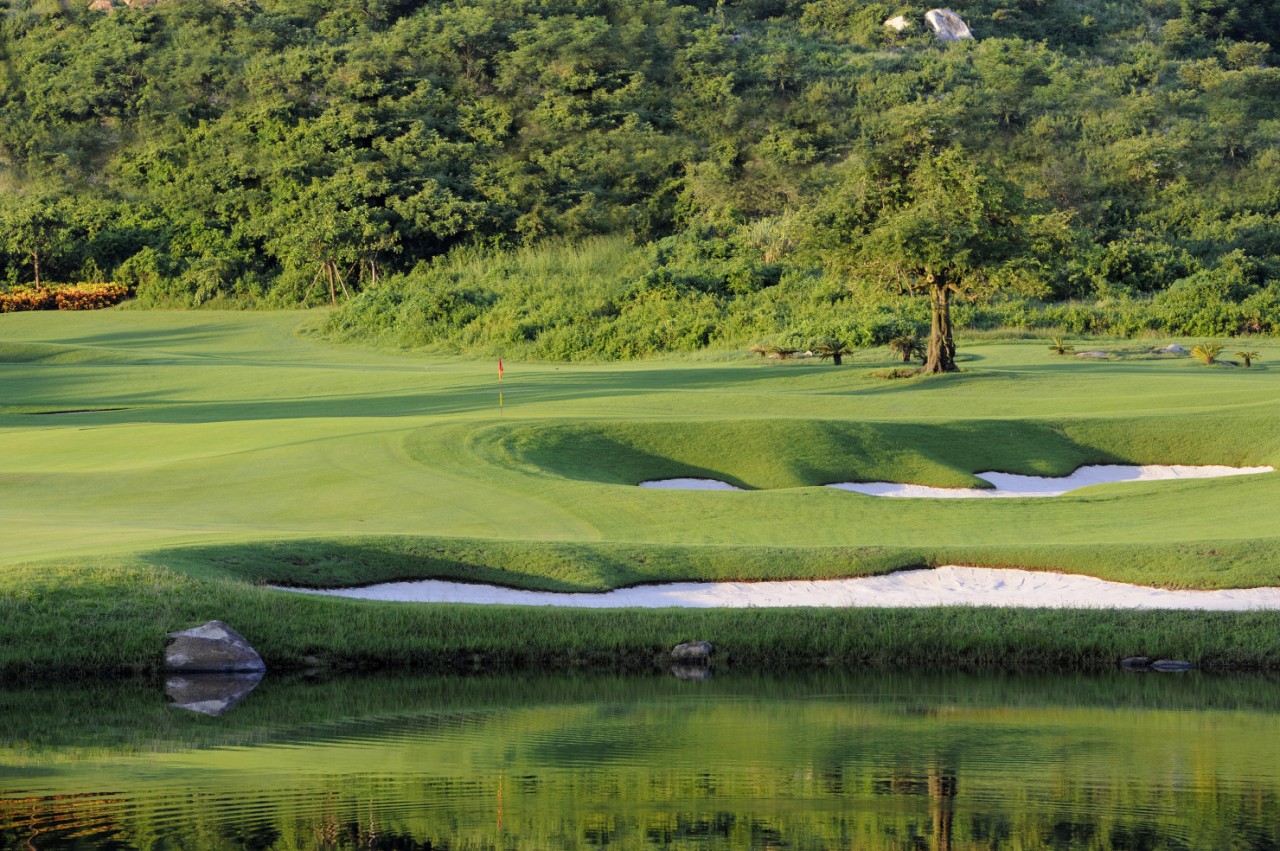 7~8월 ⛳싼야 VIP 삼색골프 _ 녹회두 ▪ 해중해 ▪ 용천곡cc 여름 휴가 최고의 골프코스