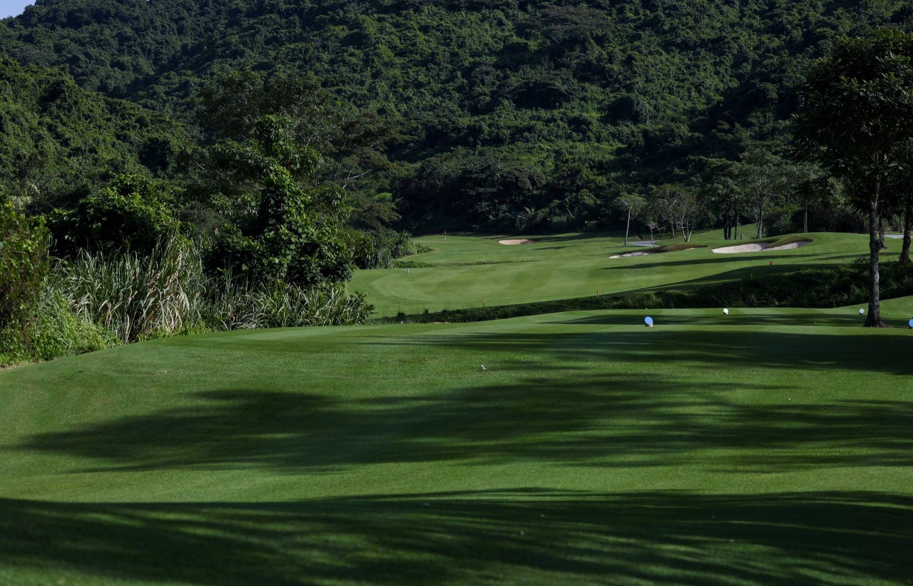 7~8월 ⛳싼야 VIP 삼색골프 _ 녹회두 ▪ 해중해 ▪ 용천곡cc 여름 휴가 최고의 골프코스