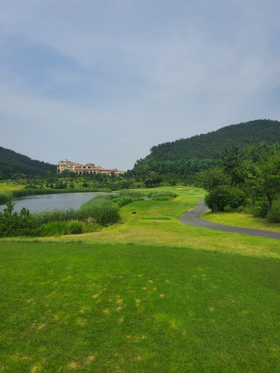 4월⛳골든베이(태안) 1박2일 초특가!! 375,000원🔵골프명가 제이드 팰리스 혈통을 계승한 서해안 최고!! 27홀 고급 휴양형 "골든베이 골프&리조트"