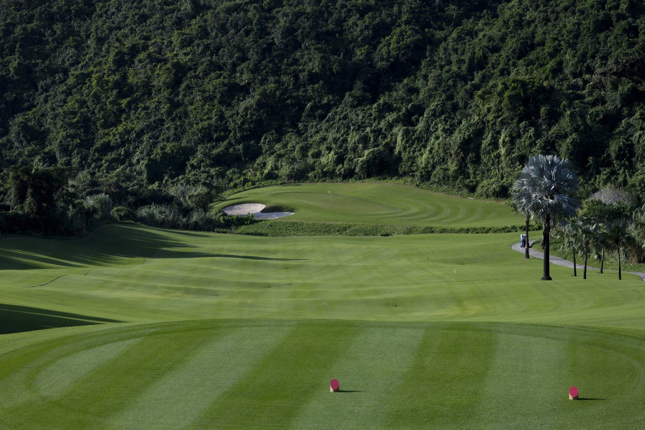 7~8월 ⛳싼야 VIP 삼색골프 _ 녹회두 ▪ 해중해 ▪ 용천곡cc 여름 휴가 최고의 골프코스