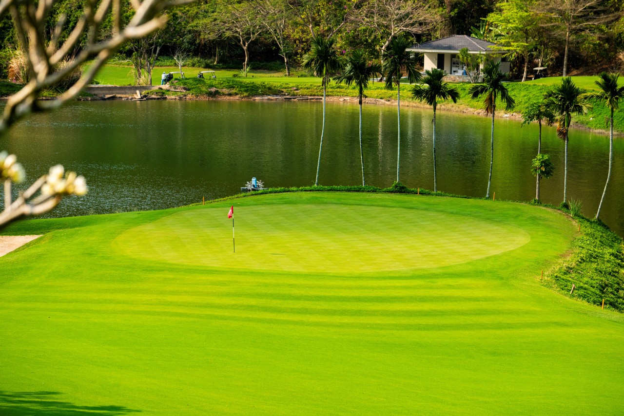 7~8월 ⛳싼야 VIP 삼색골프 _ 녹회두 ▪ 해중해 ▪ 용천곡cc 여름 휴가 최고의 골프코스