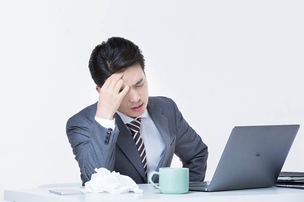 사람, 노트북, 컴퓨터, 개인용 컴퓨터이(가) 표시된 사진  AI 생성 콘텐츠는 정확하지 않을 수 있습니다.