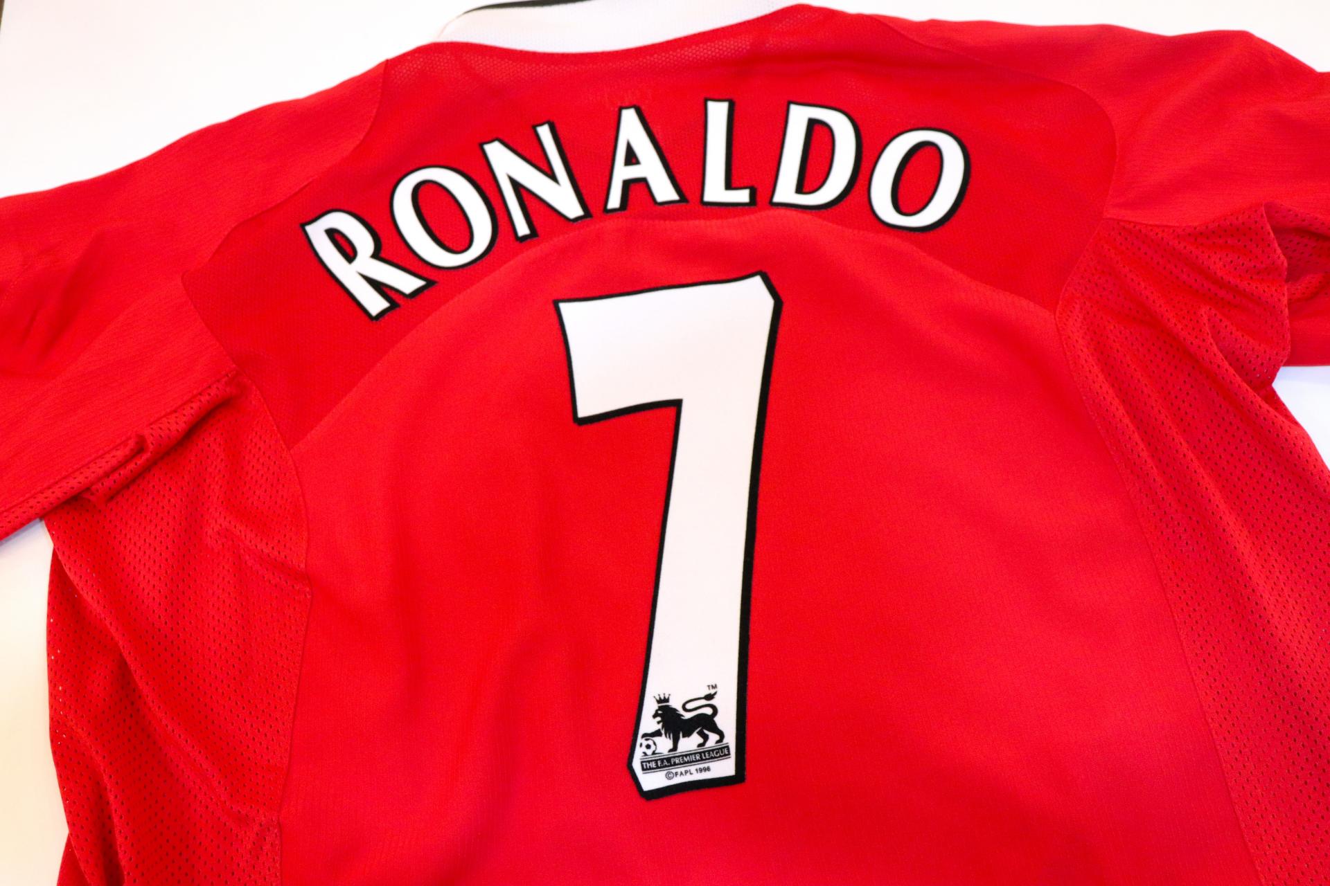 2004-2006 Manchester Utd Home S/S #7 Ronaldo - XL