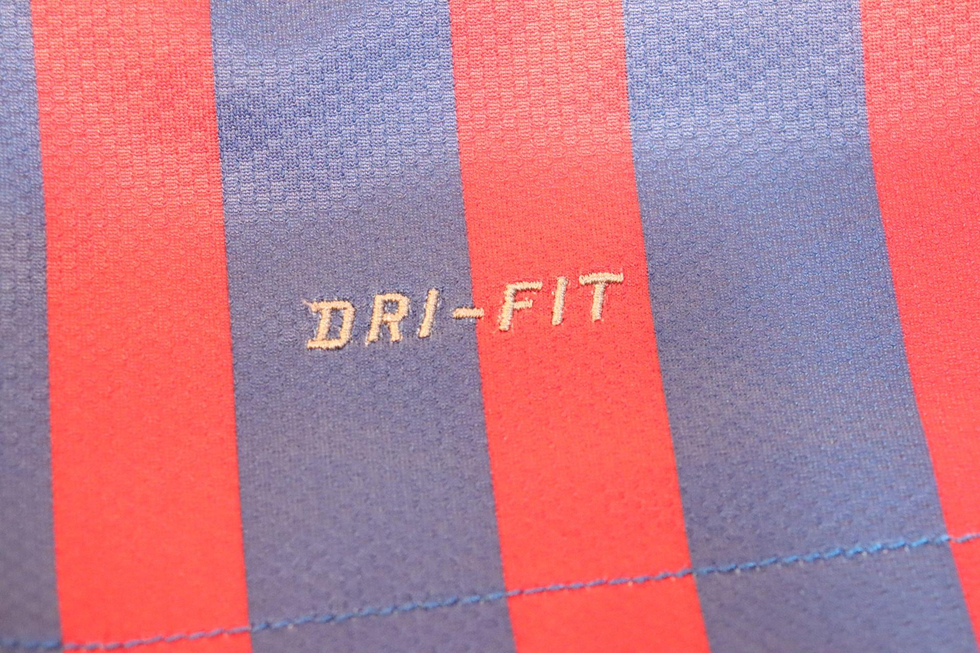 2011-2012 Barcelona Home S/S #8 A.Iniesta - XXL
