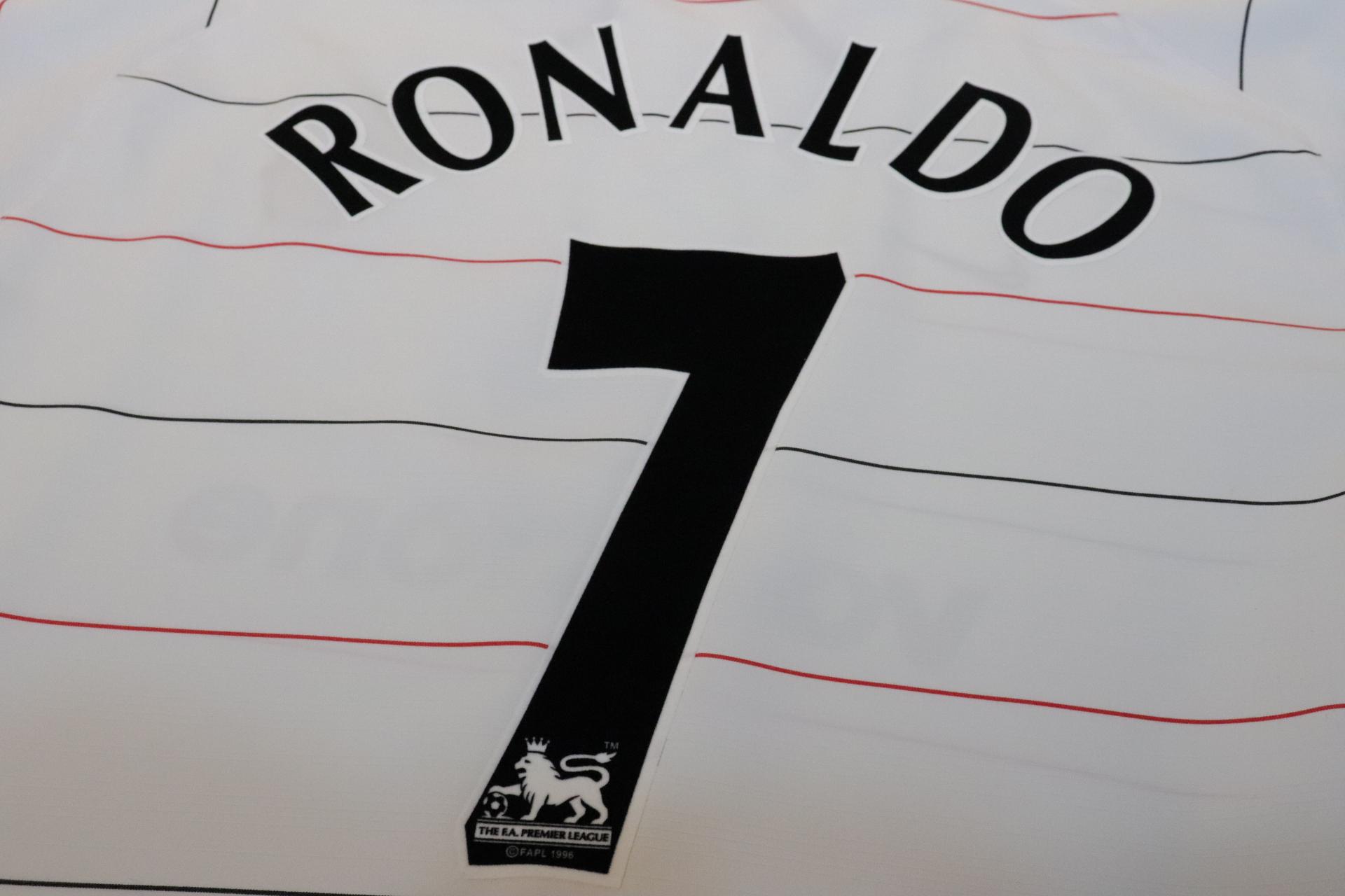 2003-2005 Manchester Utd 3rd S/S #7 Ronaldo - XXL