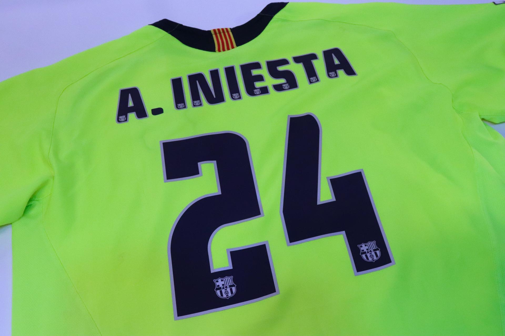 2005-2006 Barcelona Away S/S #24 A.Iniesta - XXL