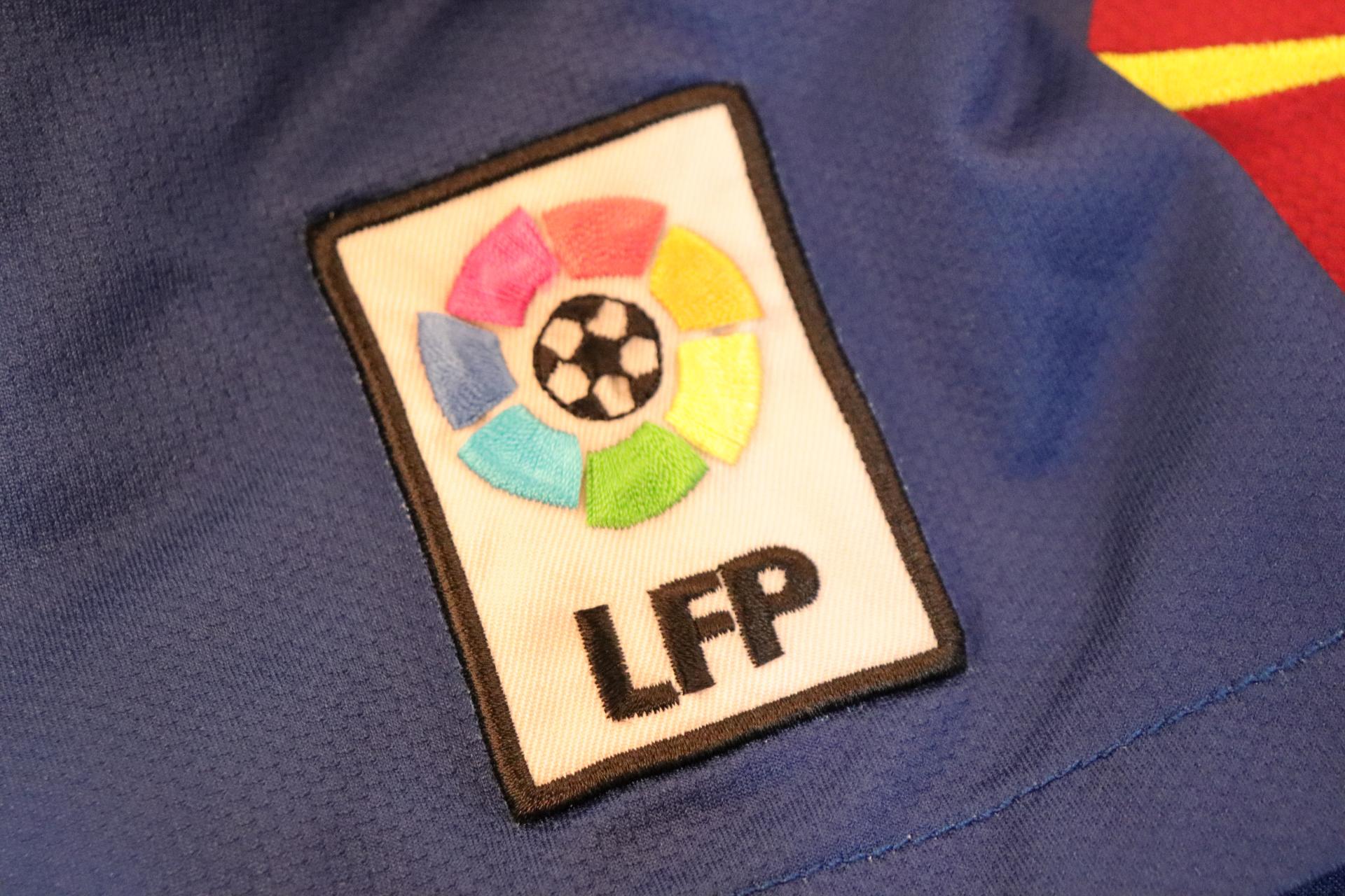 2011-2012 Barcelona Home S/S #8 A.Iniesta - XXL